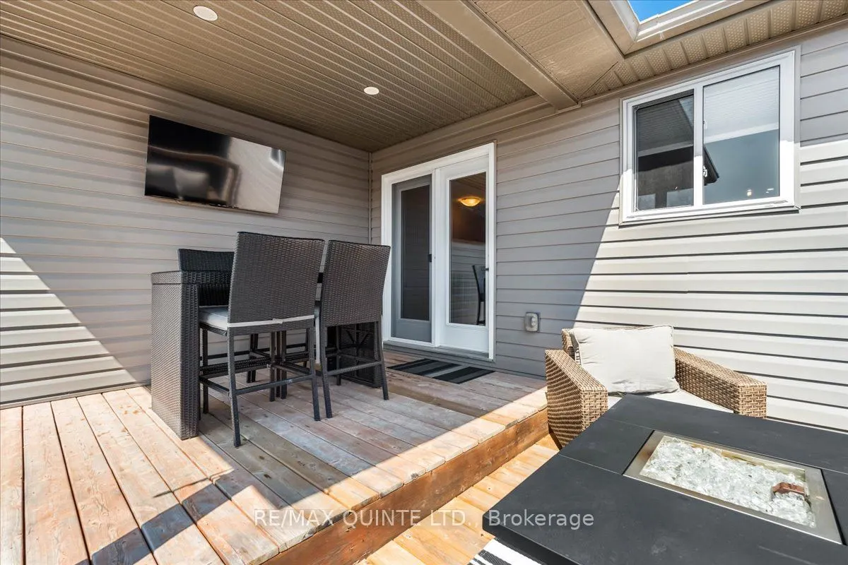 40 Deacon Place