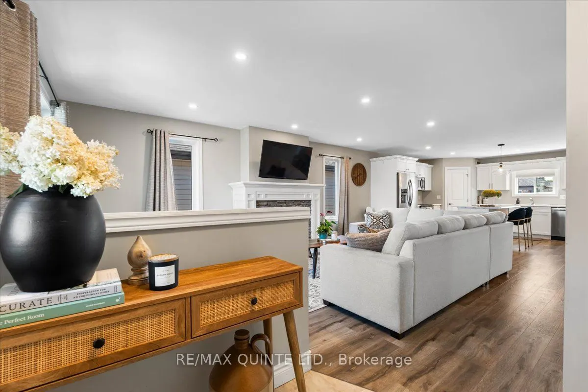 40 Deacon Place