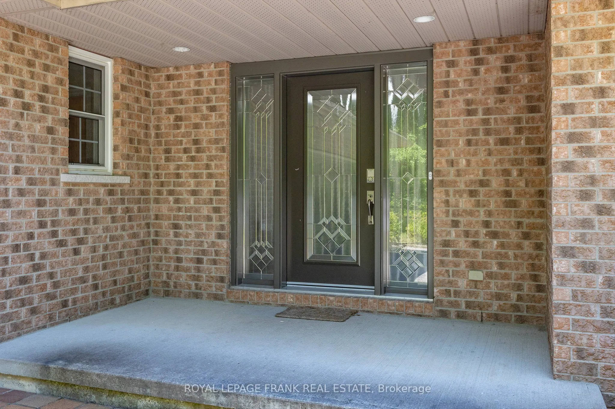24 Deer Avenue