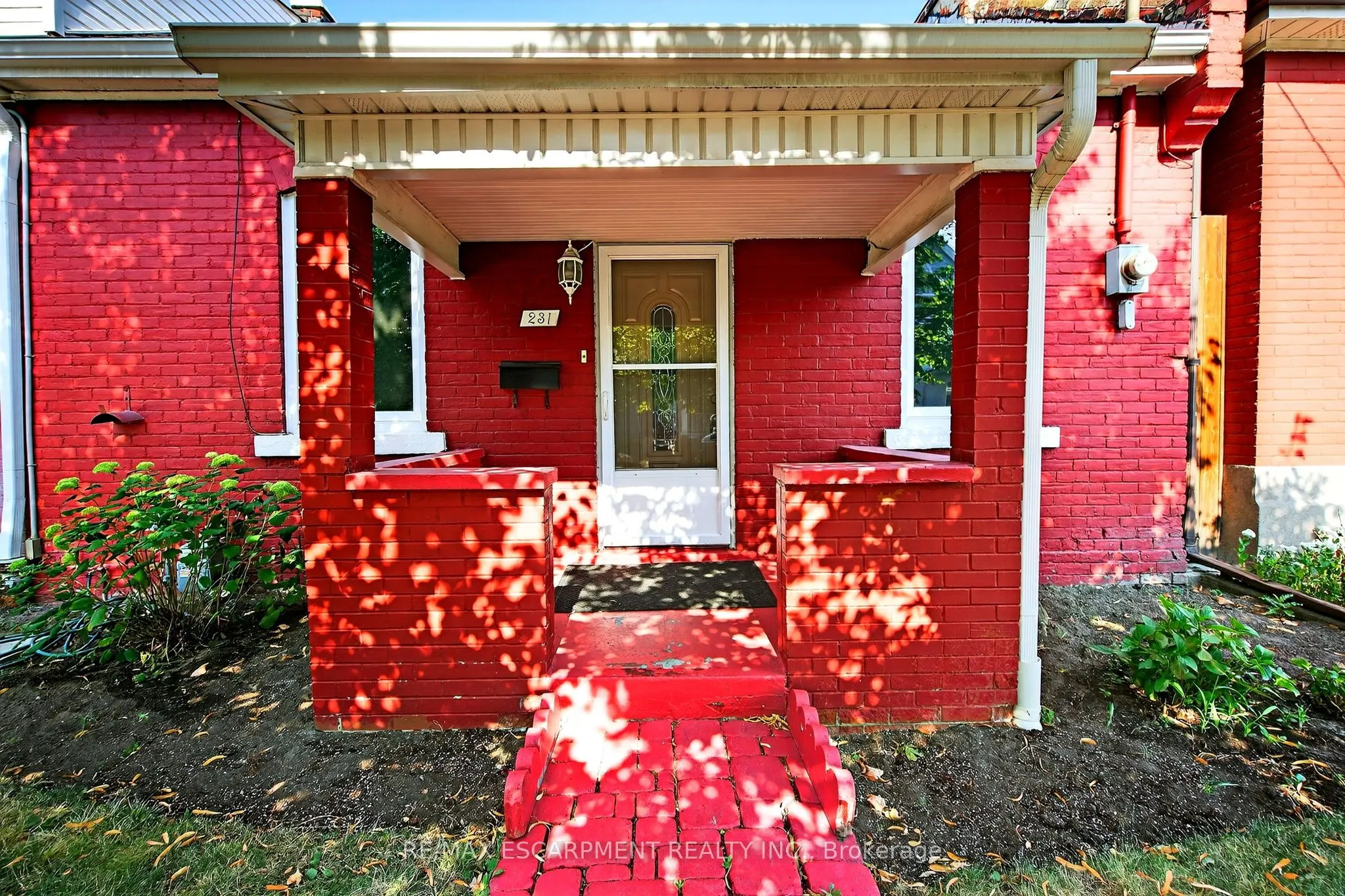 231 EMERALD Street N