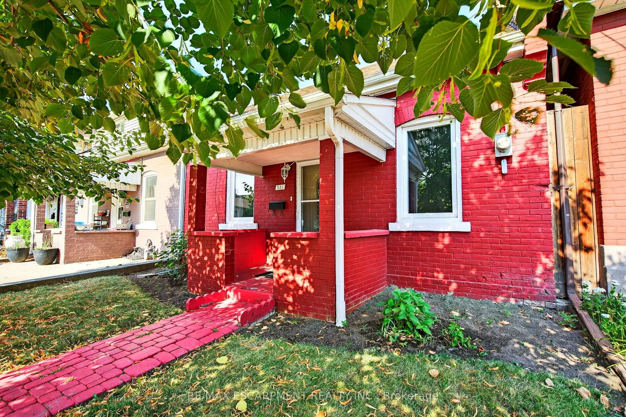 231 EMERALD Street N