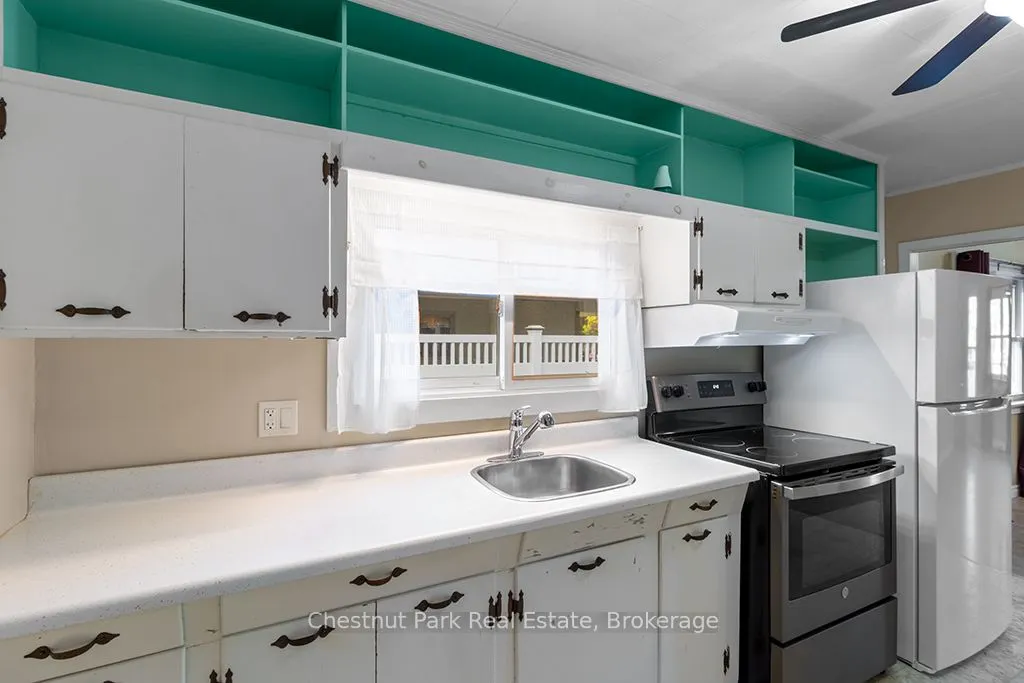 1540 6th Avenue W
