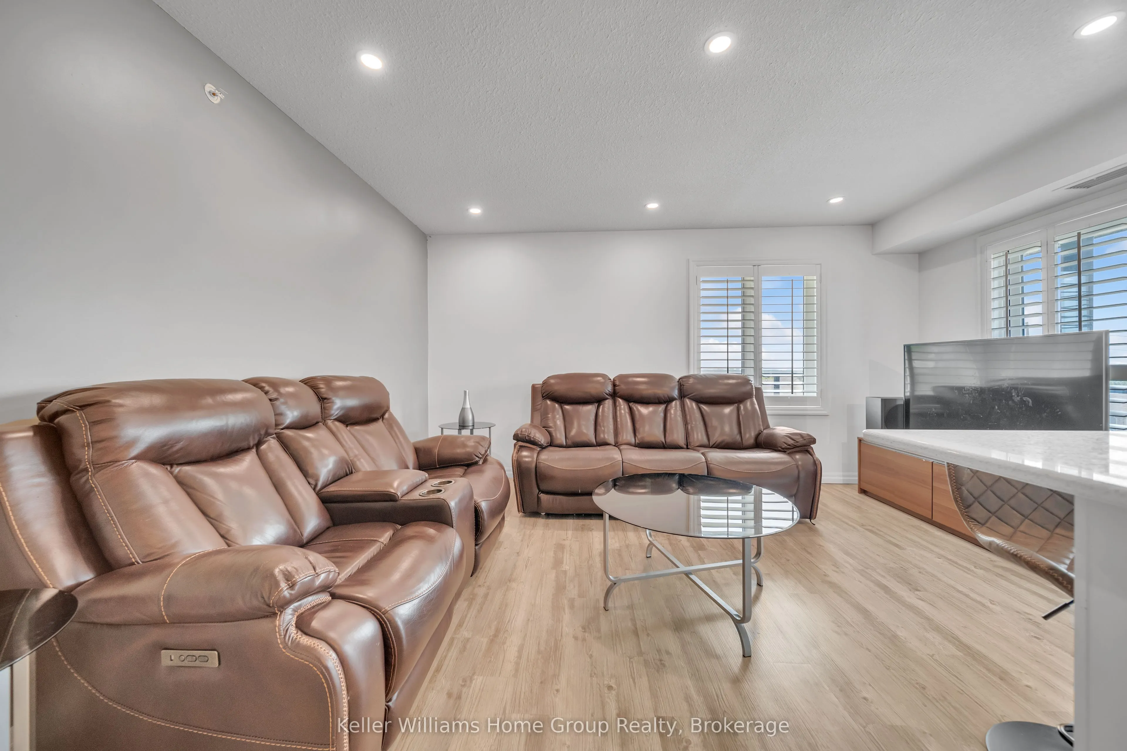108 Summit Ridge Drive, #412