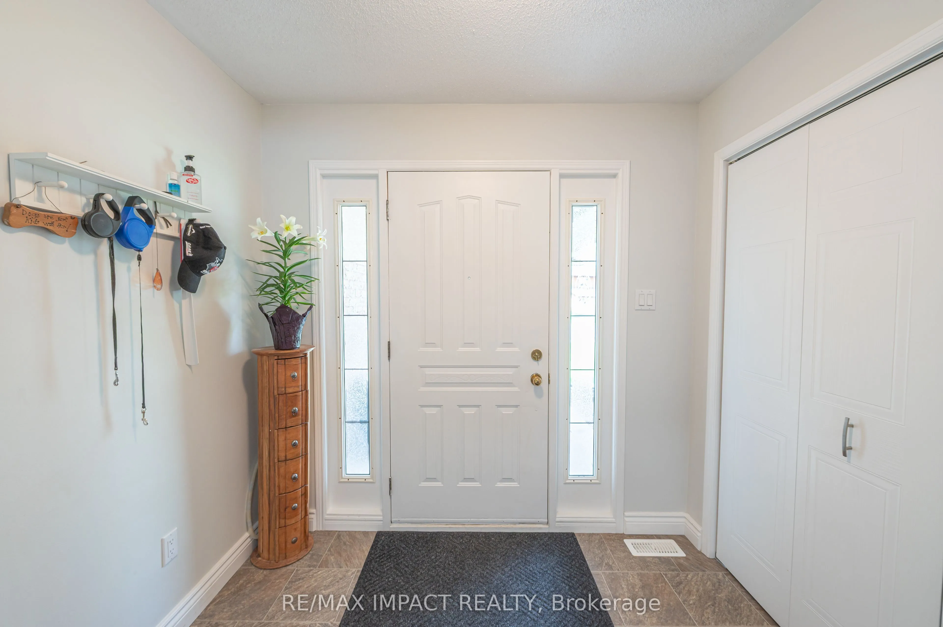 10 Cedartree Lane