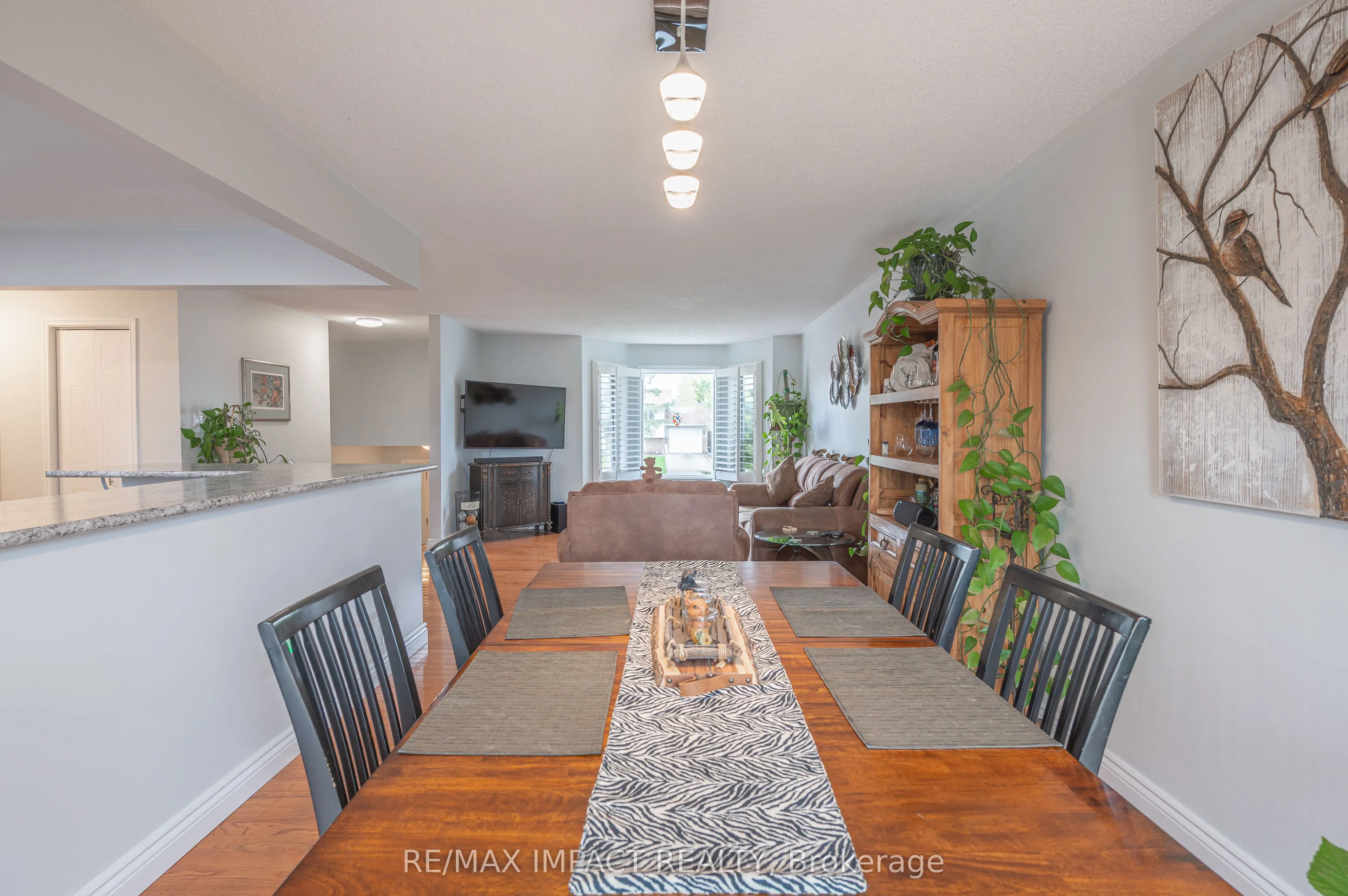 10 Cedartree Lane