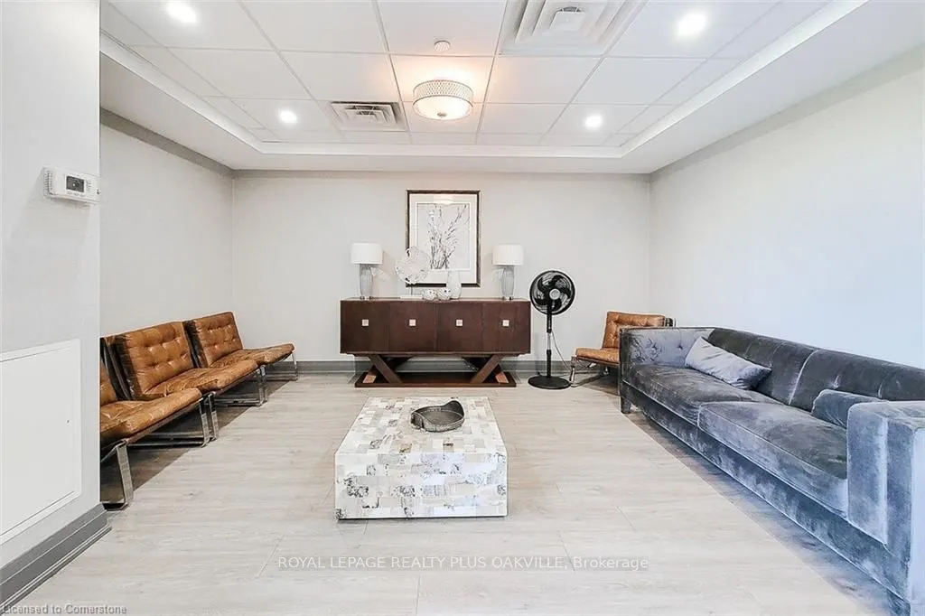101 Shoreview Place, #329