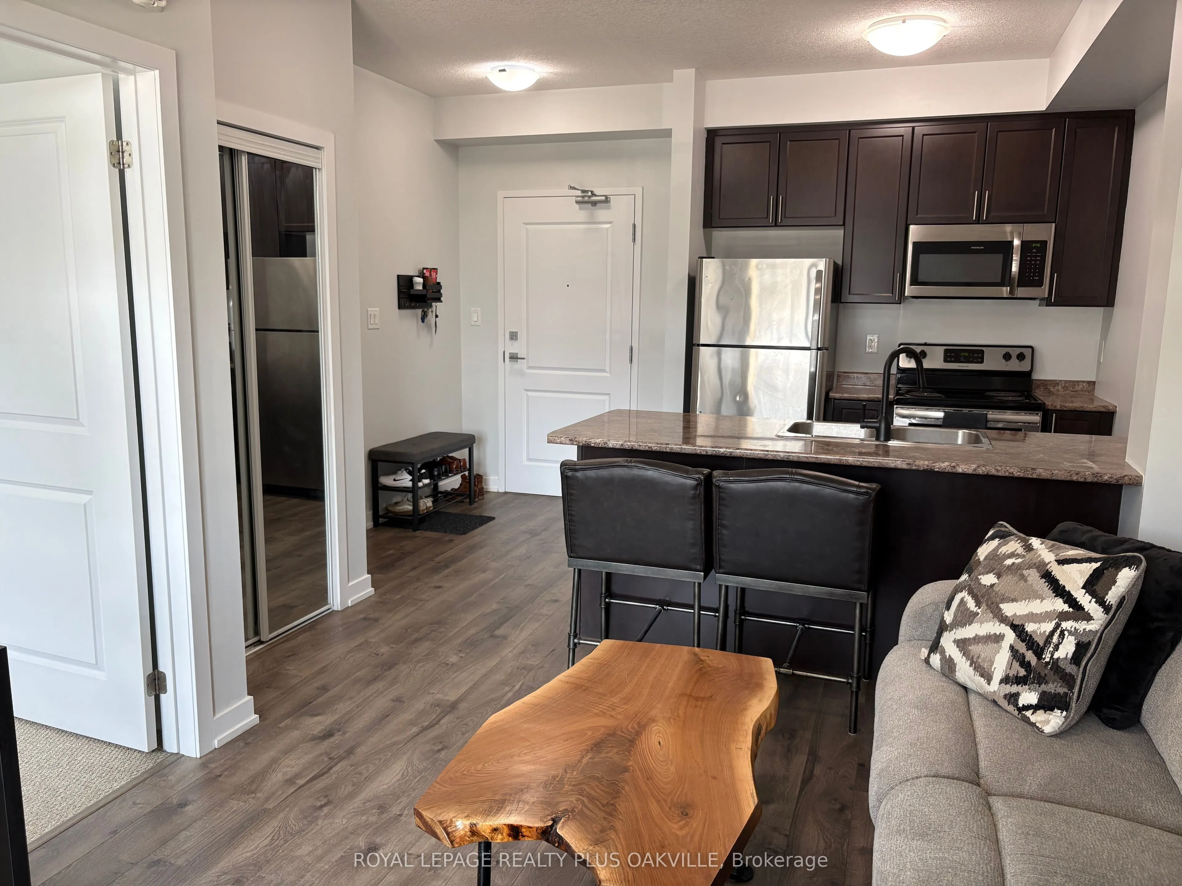 101 Shoreview Place, #329