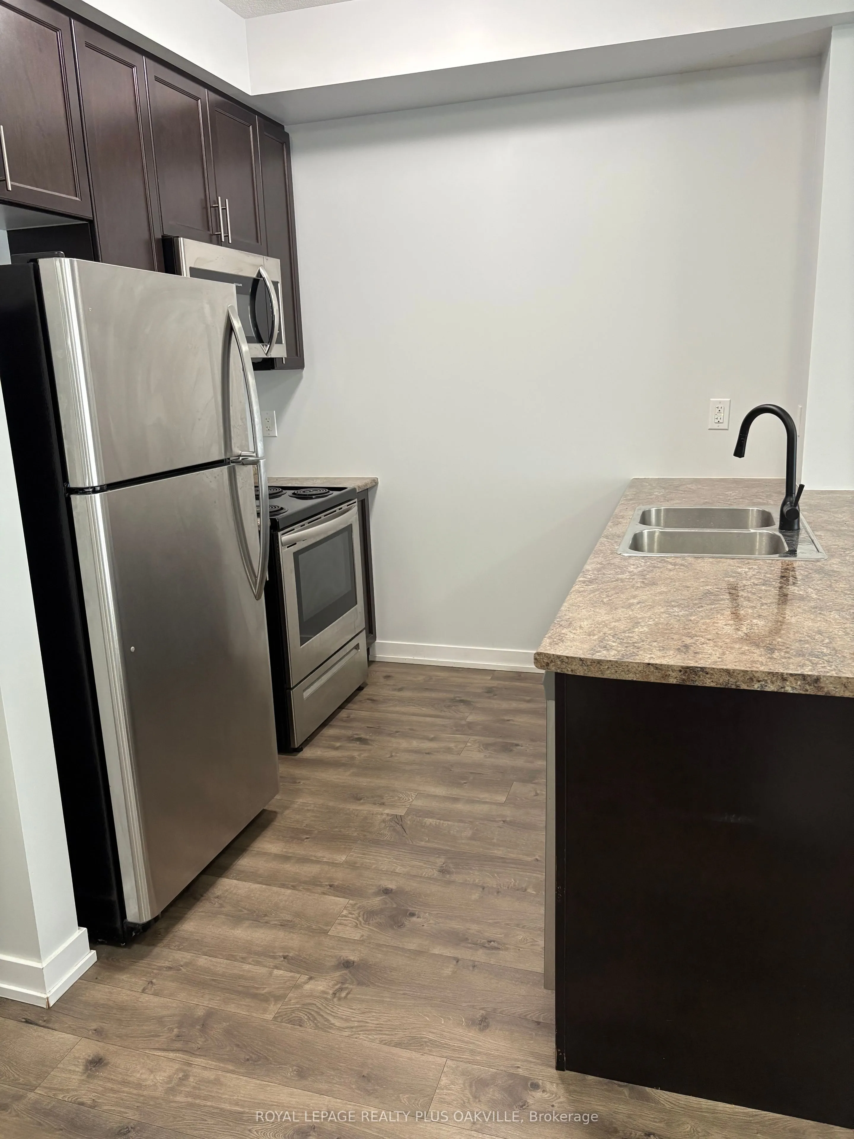 101 Shoreview Place, #329