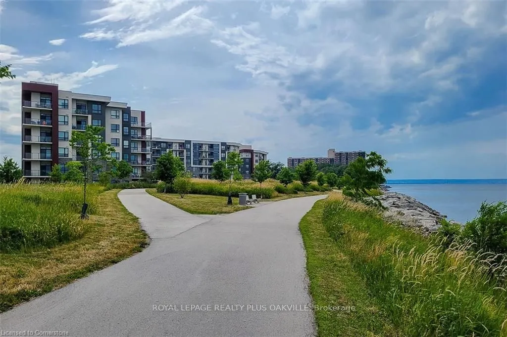 101 Shoreview Place, #329