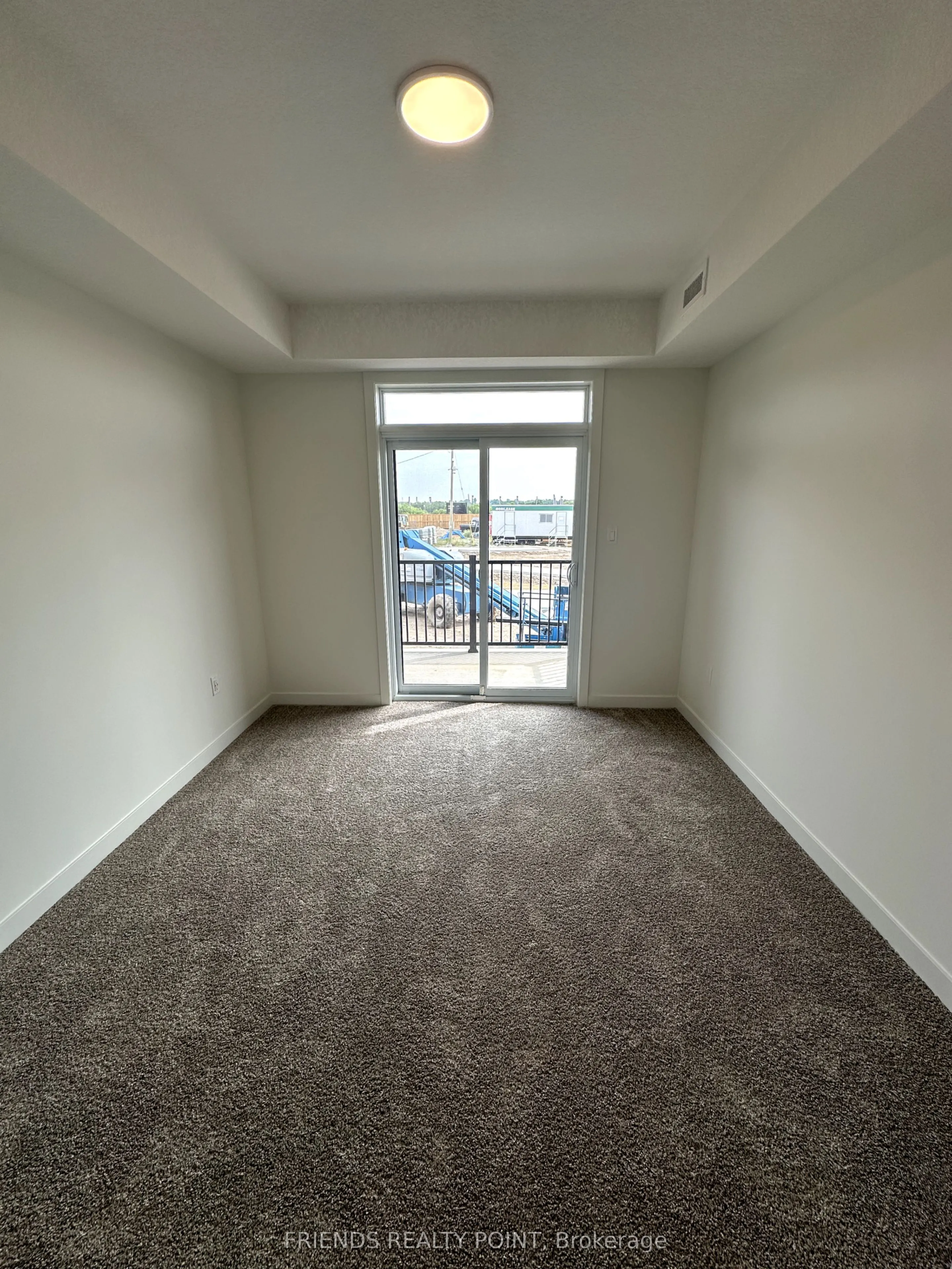 824 Woolwich Street, #175