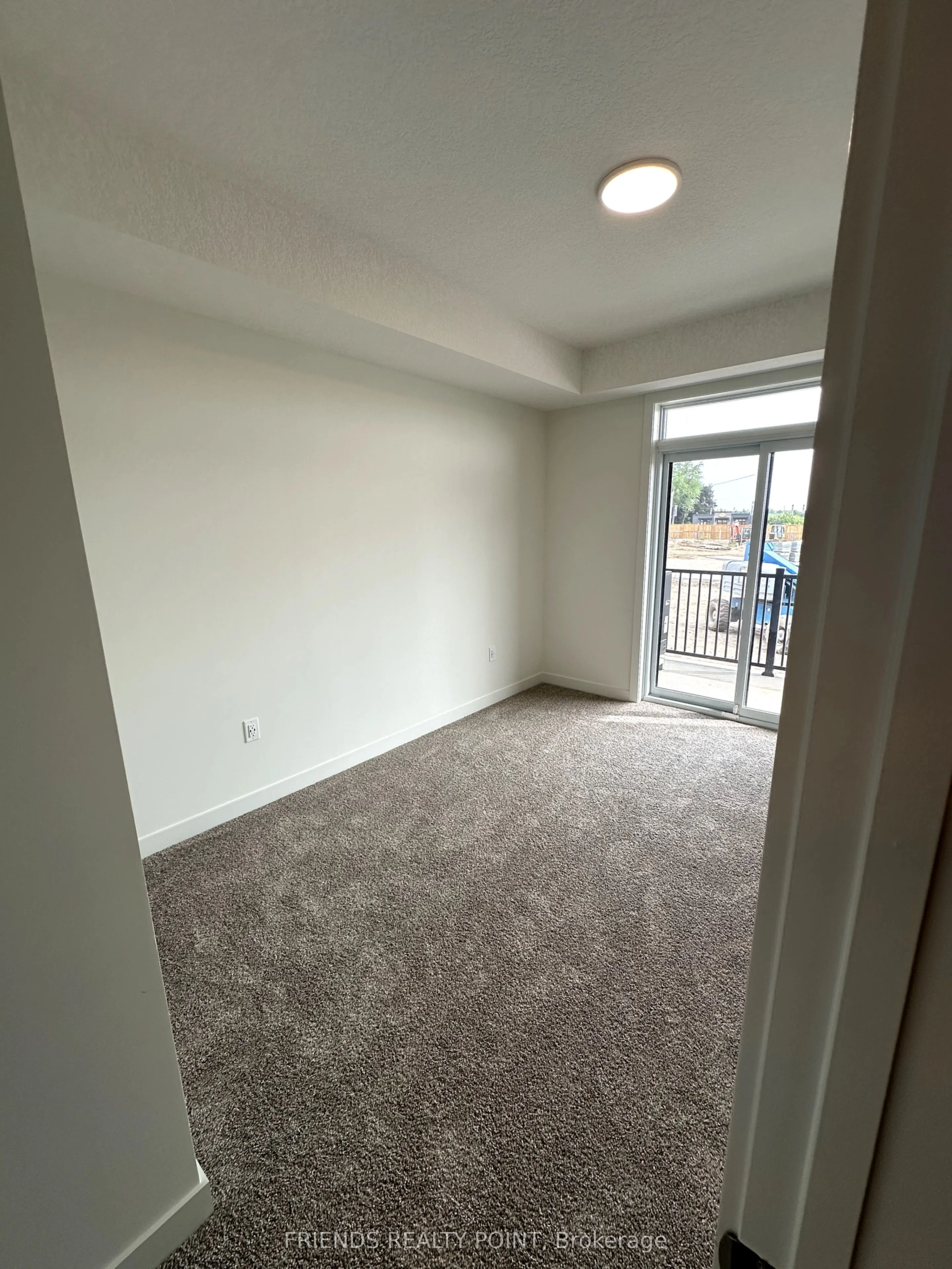 824 Woolwich Street, #175