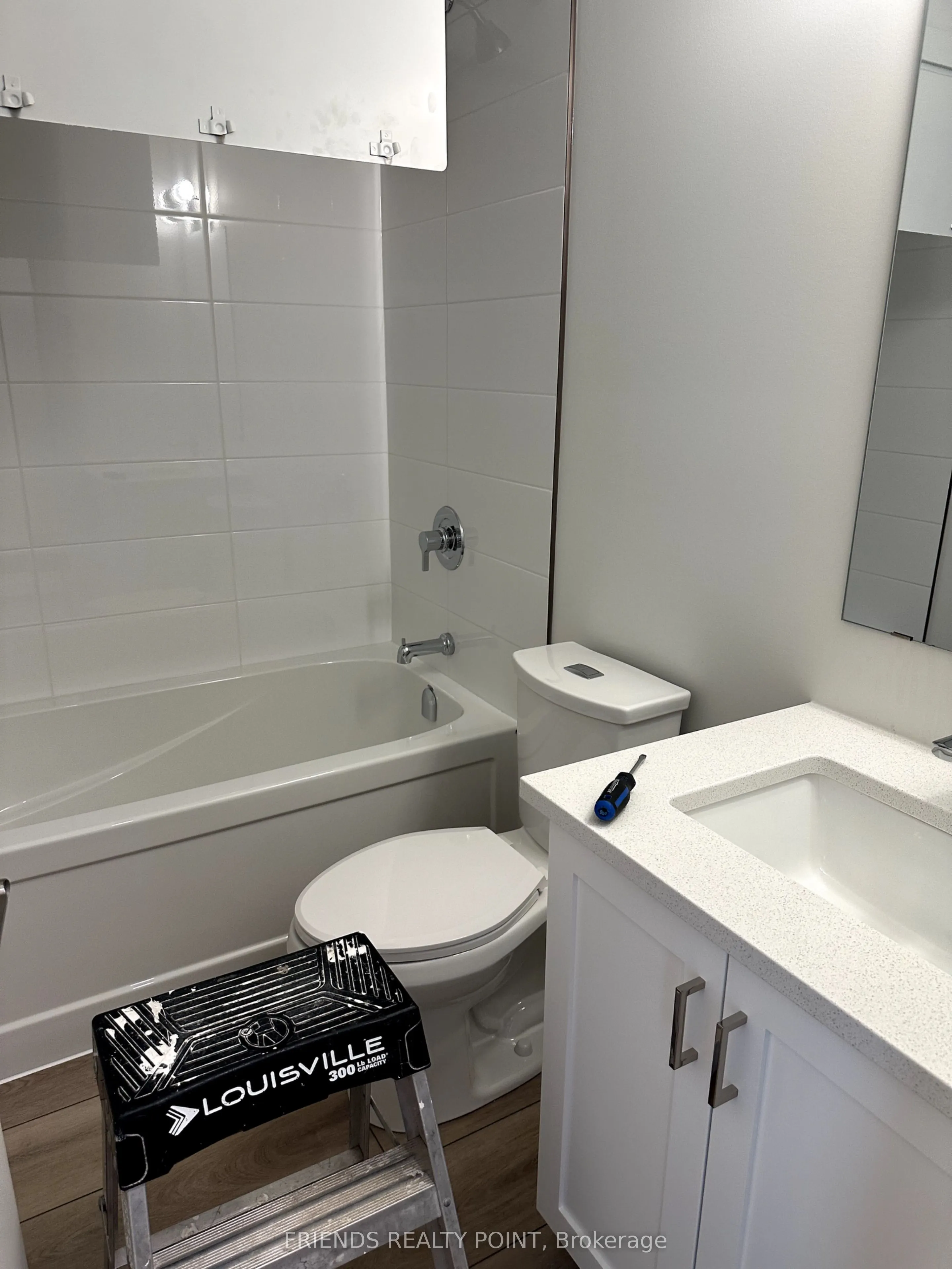824 Woolwich Street, #175
