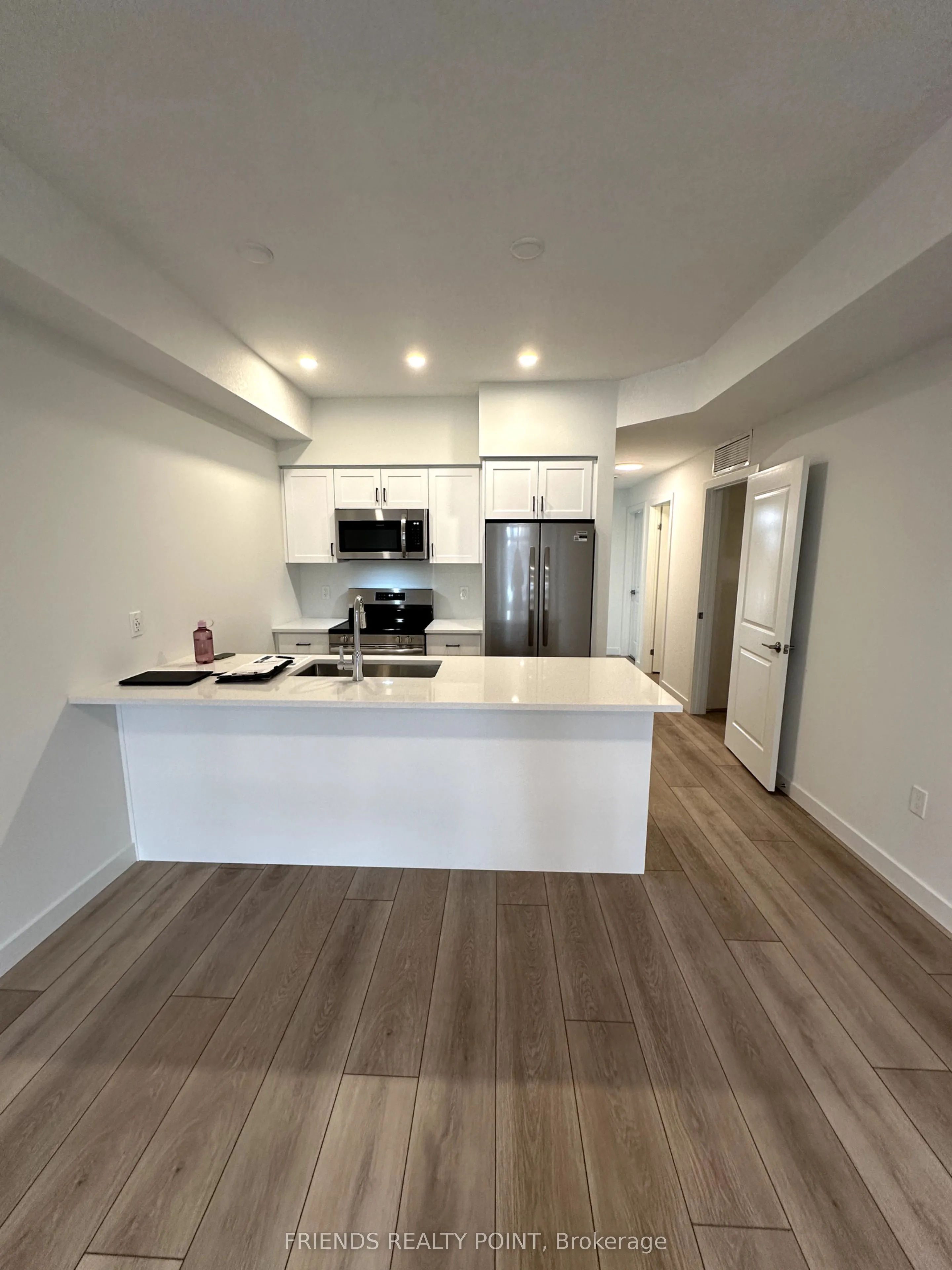 824 Woolwich Street, #175
