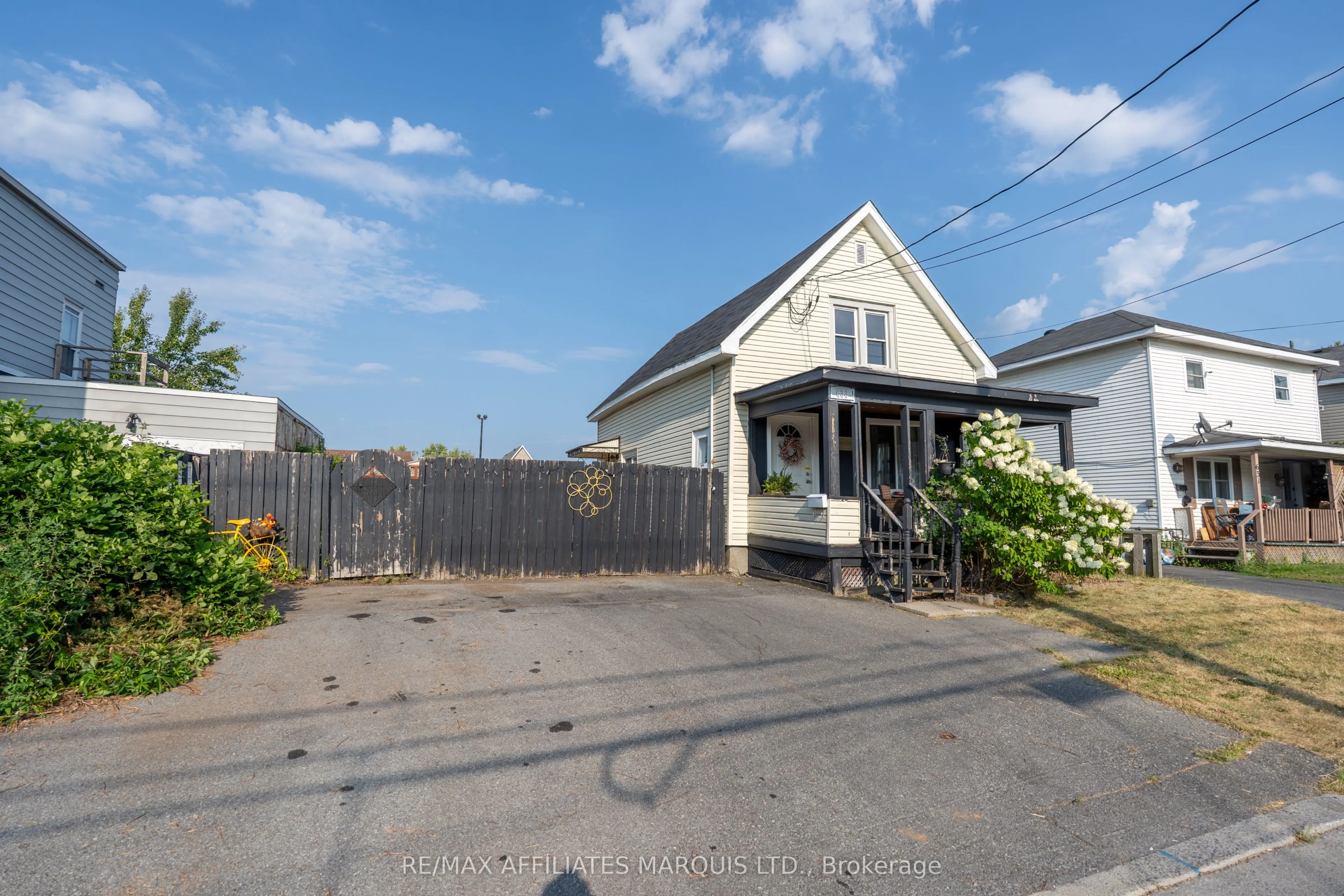633 Augustus Street