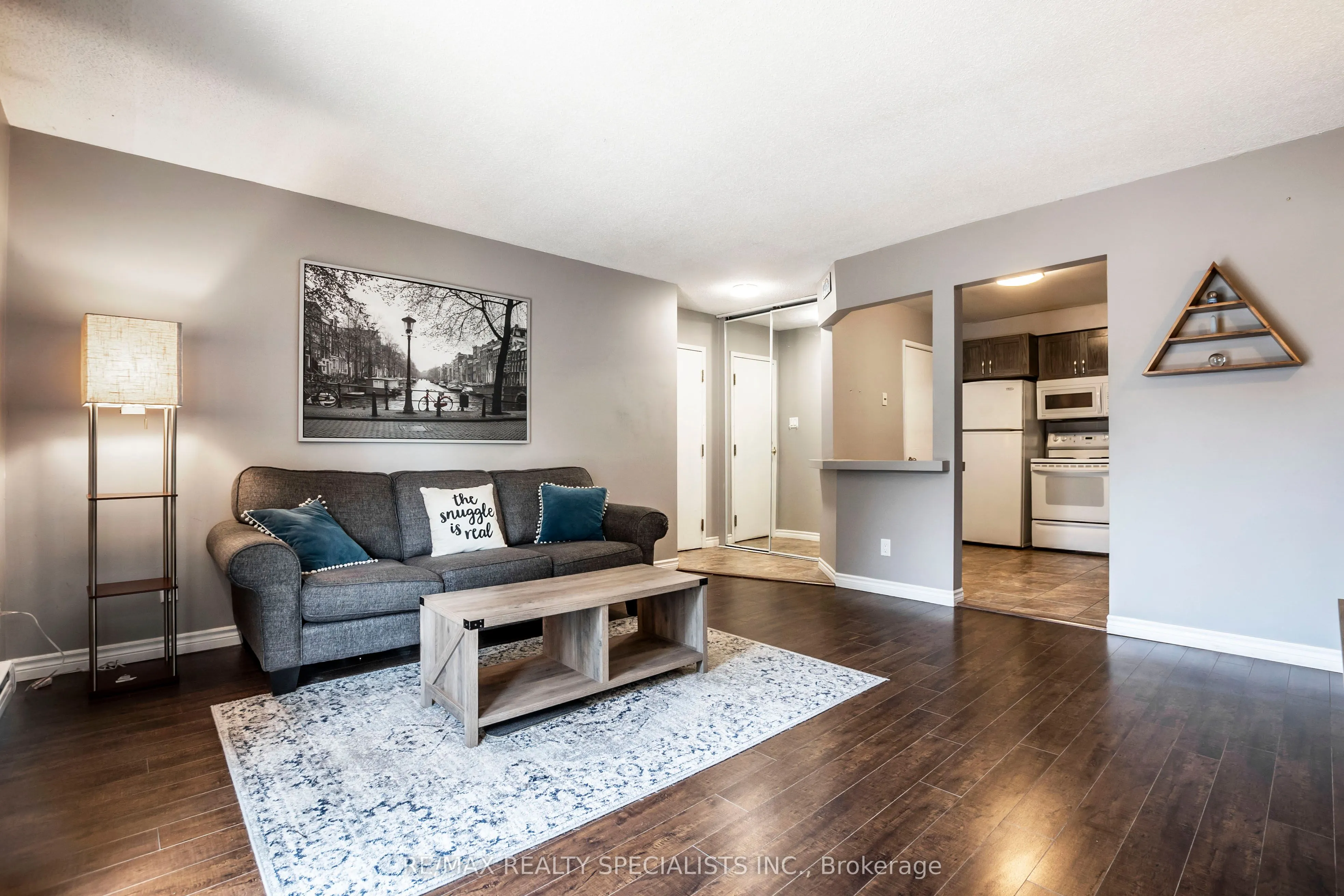 565 Greenfield Avenue, #410