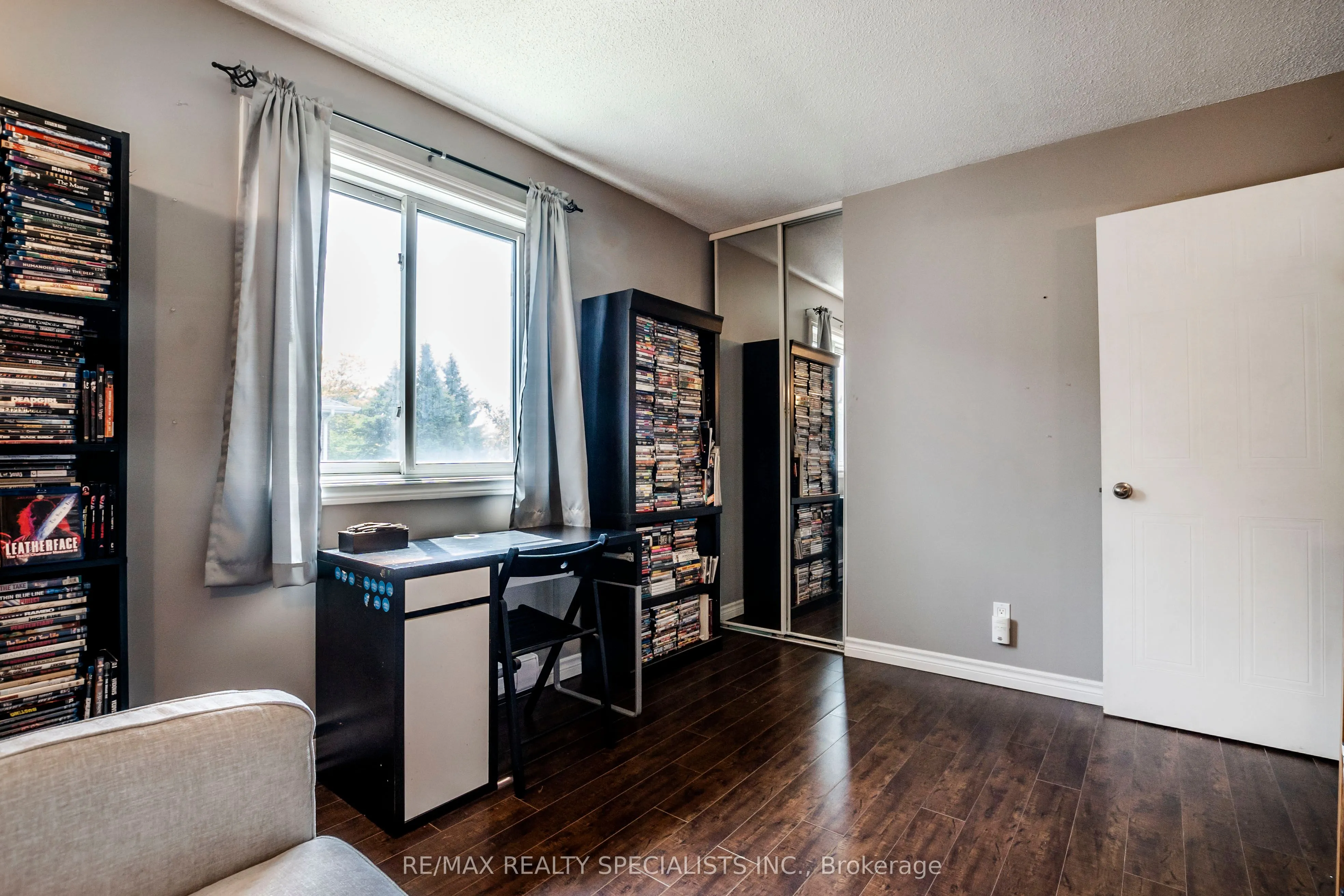 565 Greenfield Avenue, #410