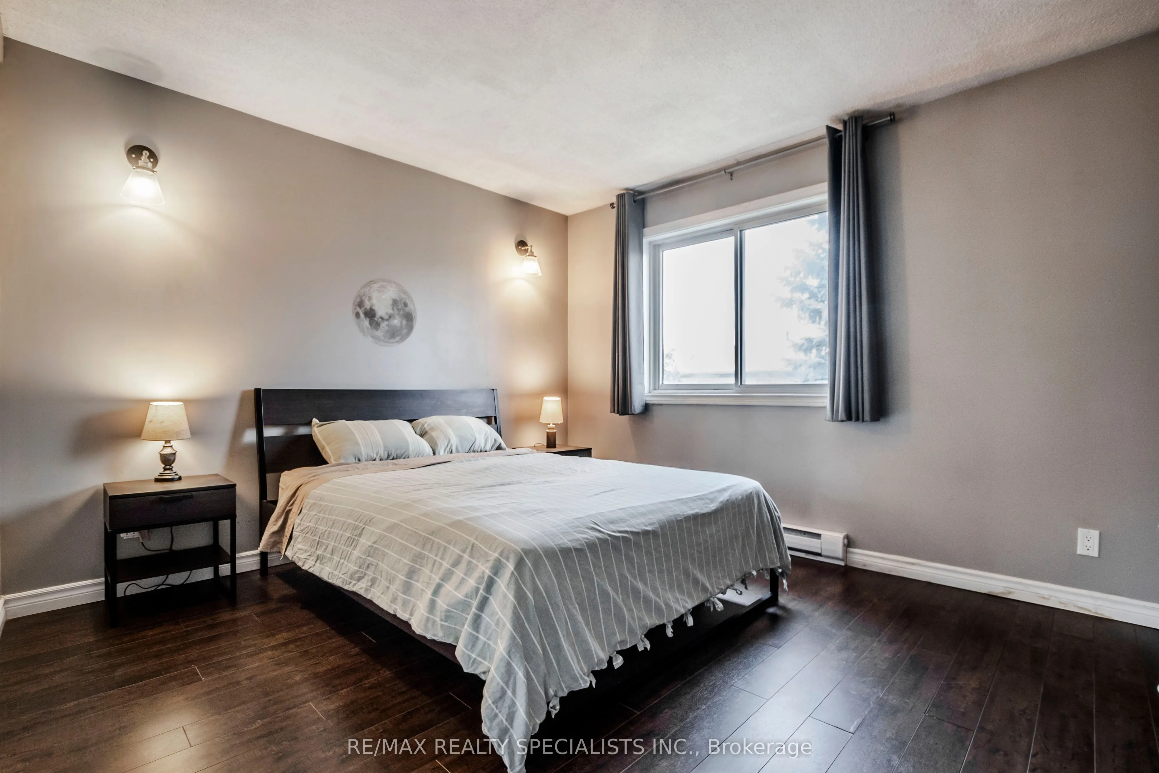 565 Greenfield Avenue, #410