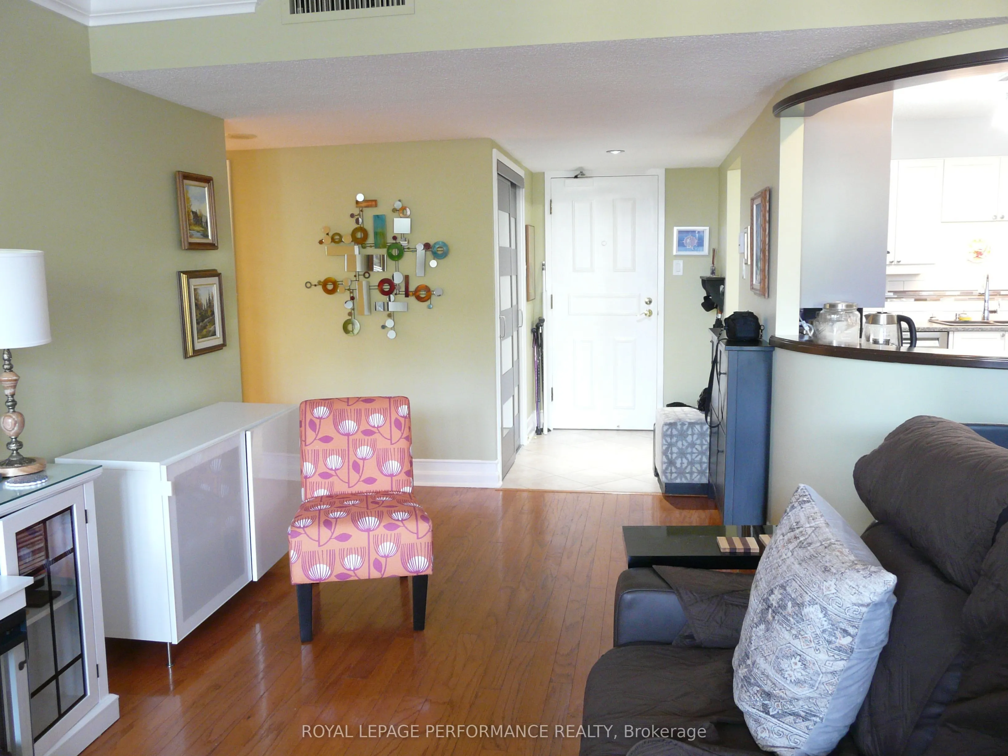 200 Lafontaine Avenue, #404