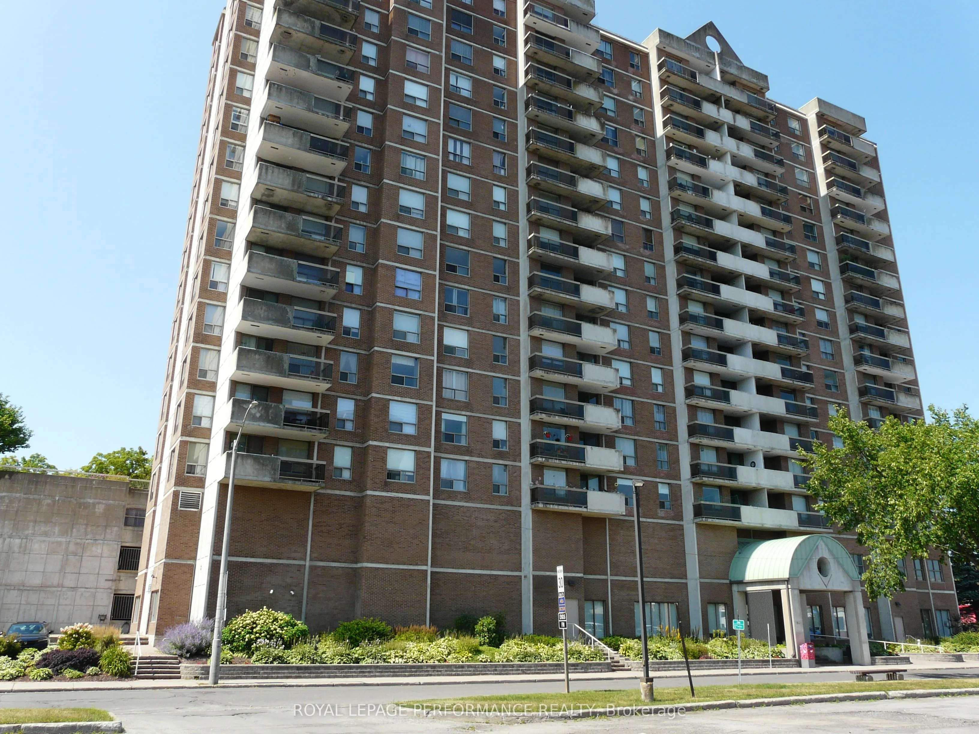 200 Lafontaine Avenue, #404
