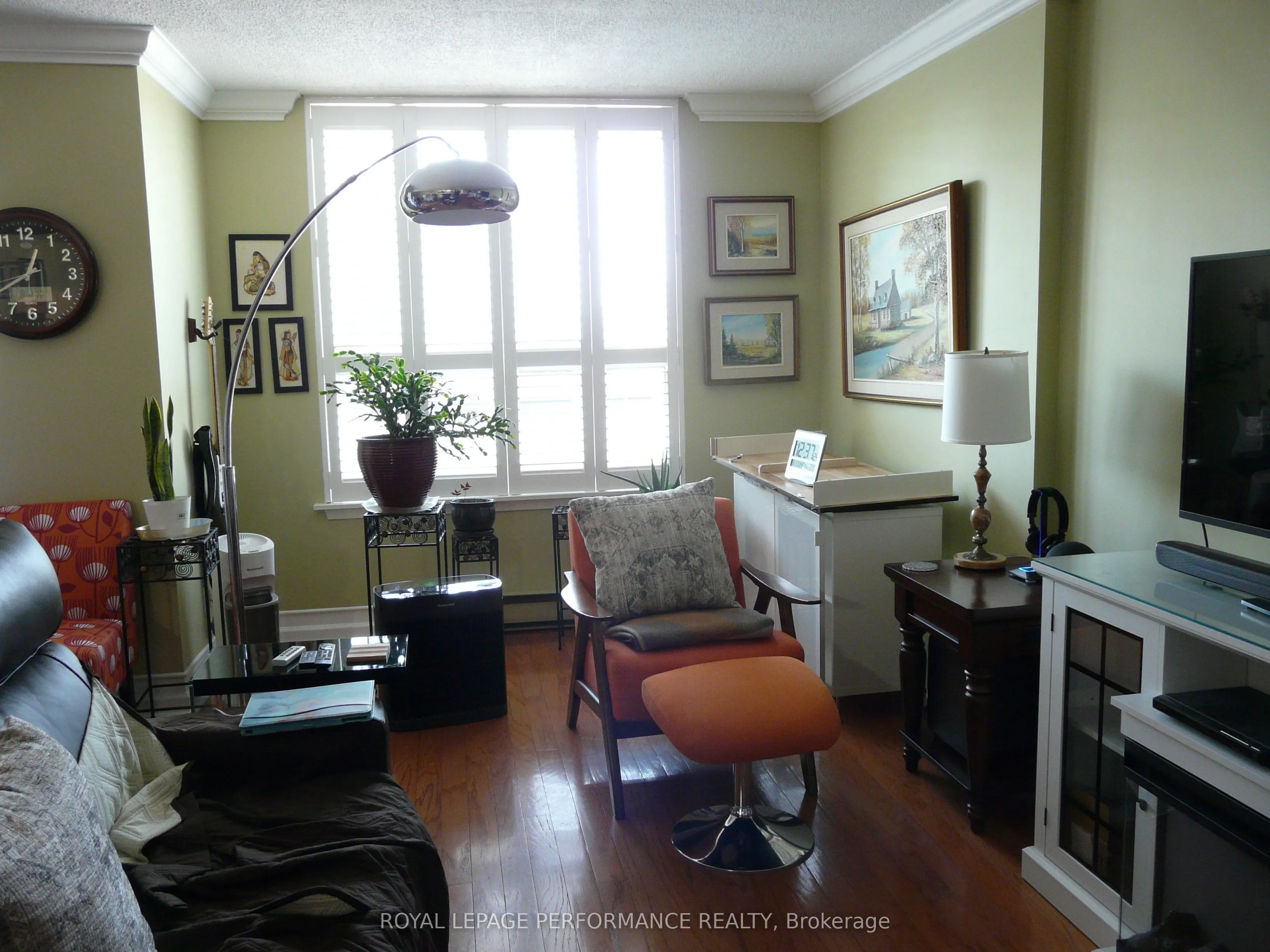 200 Lafontaine Avenue, #404