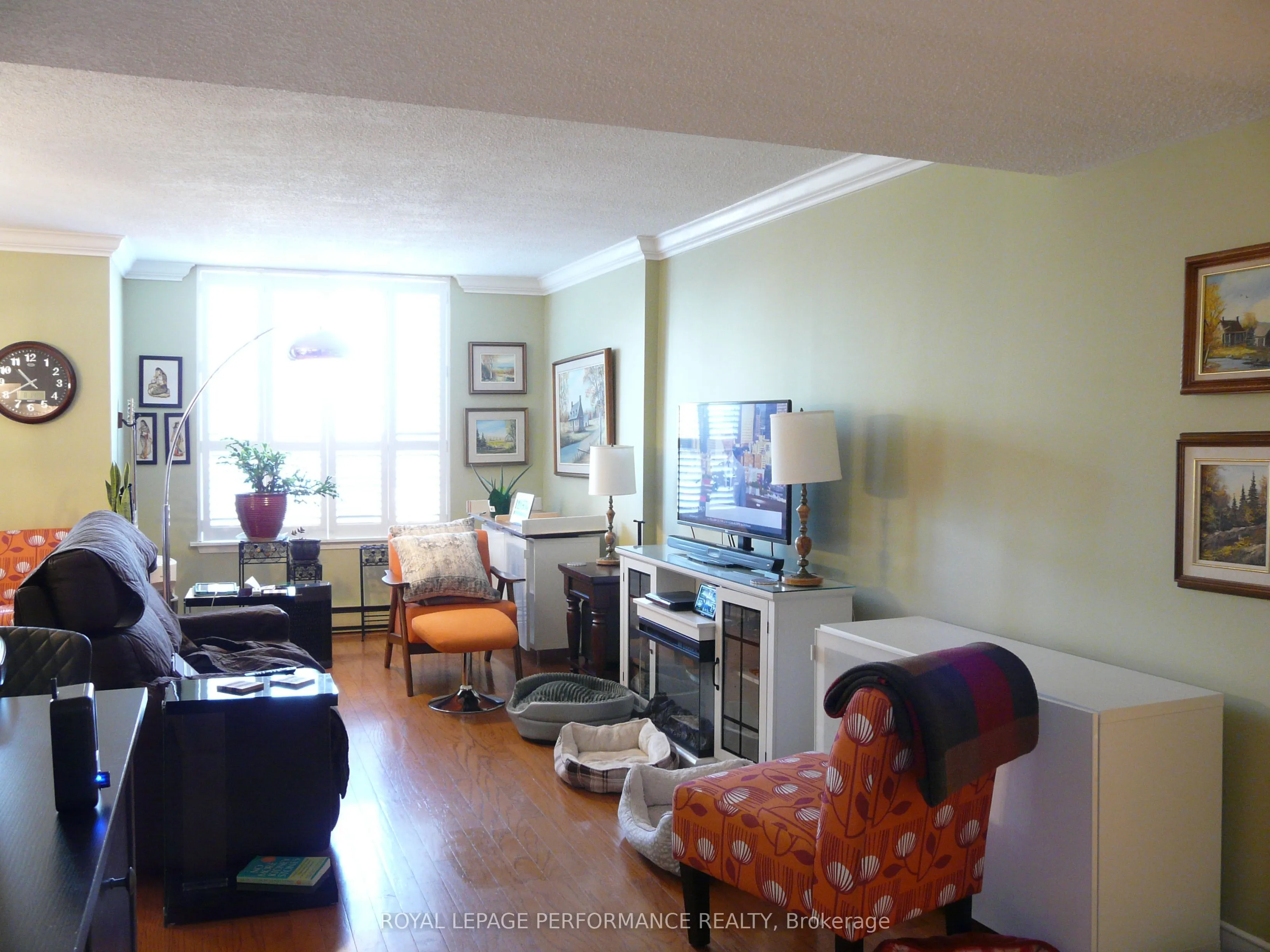 200 Lafontaine Avenue, #404