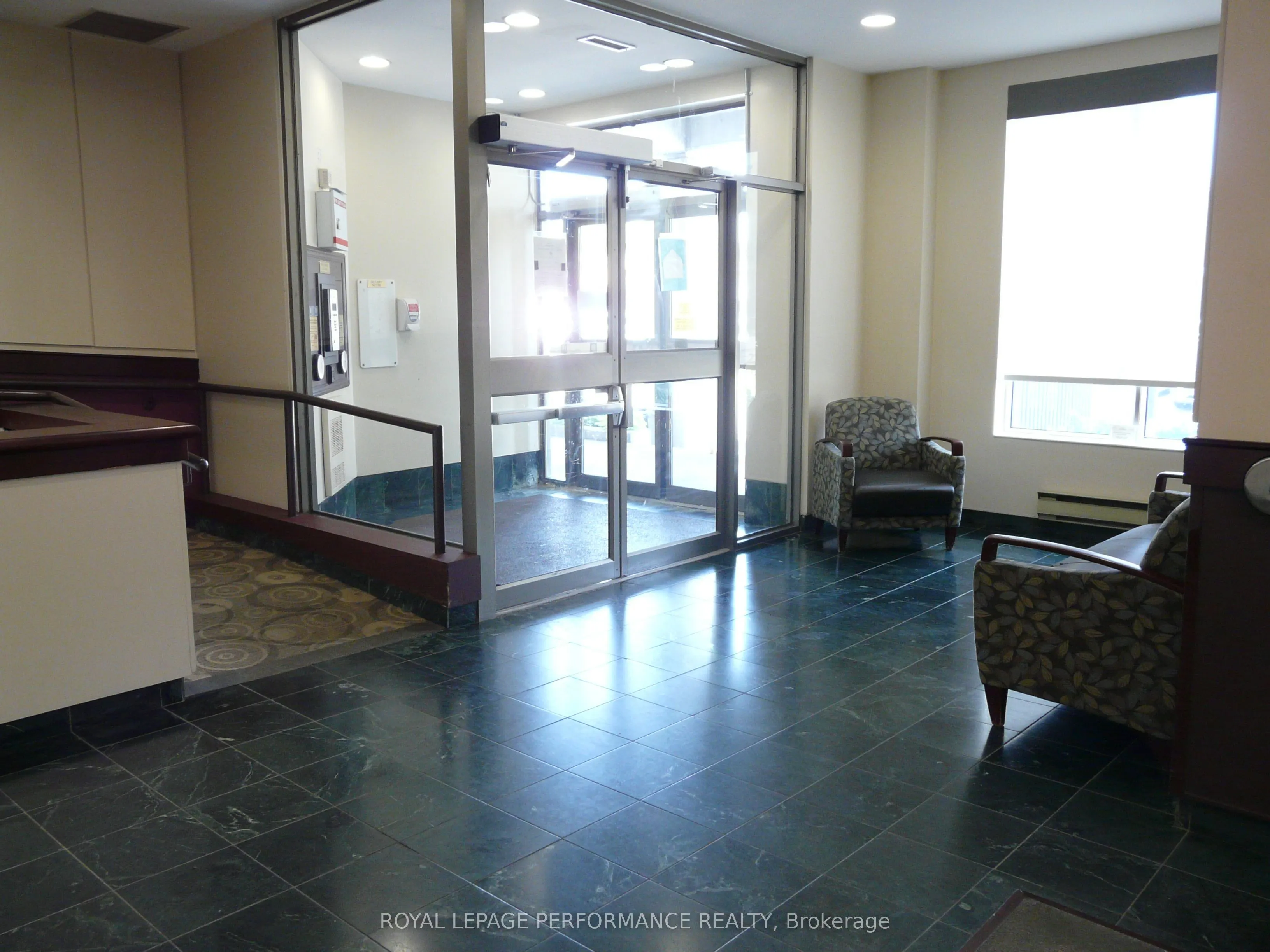 200 Lafontaine Avenue, #404
