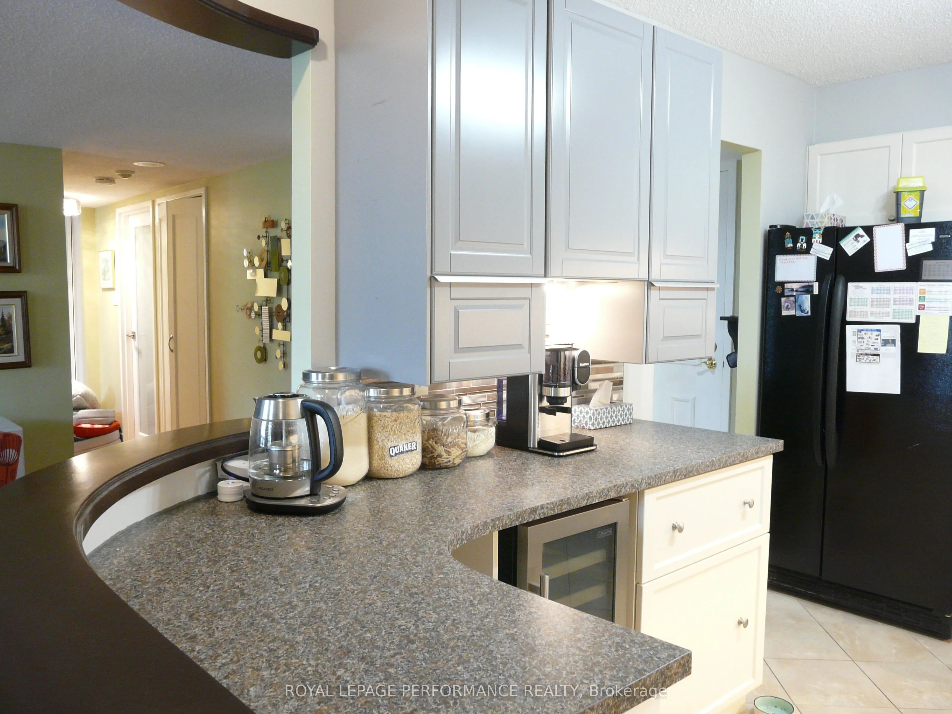 200 Lafontaine Avenue, #404