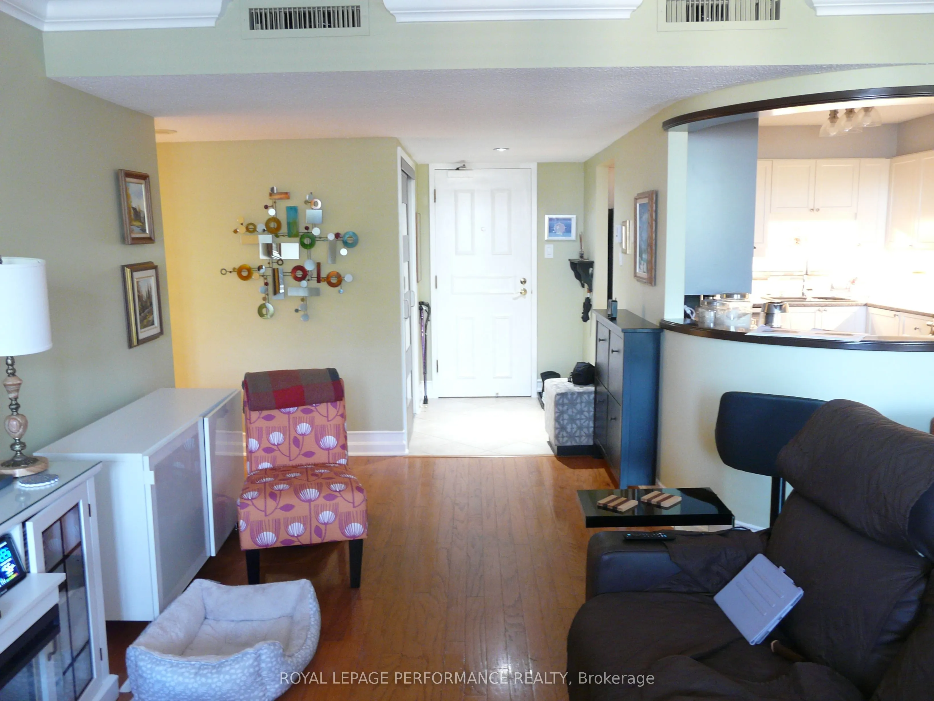 200 Lafontaine Avenue, #404