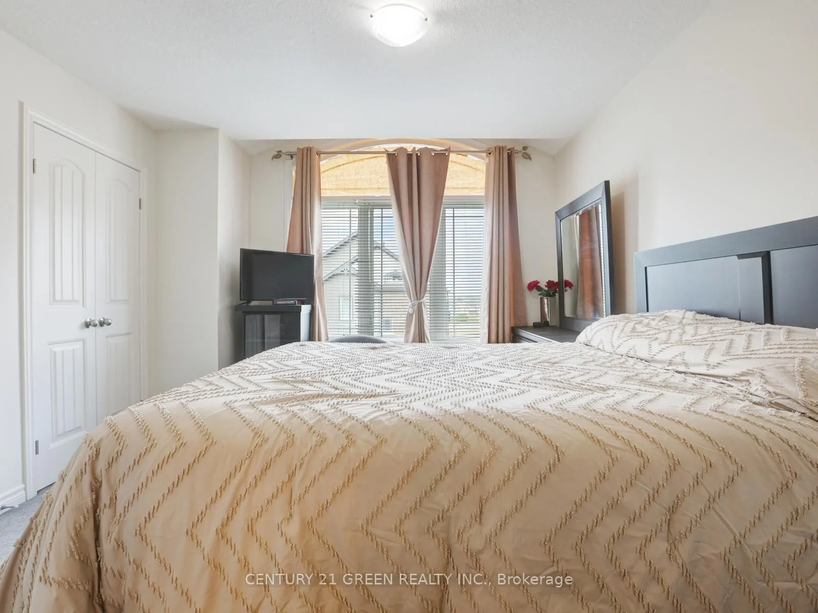 12 Poplar Drive, #11