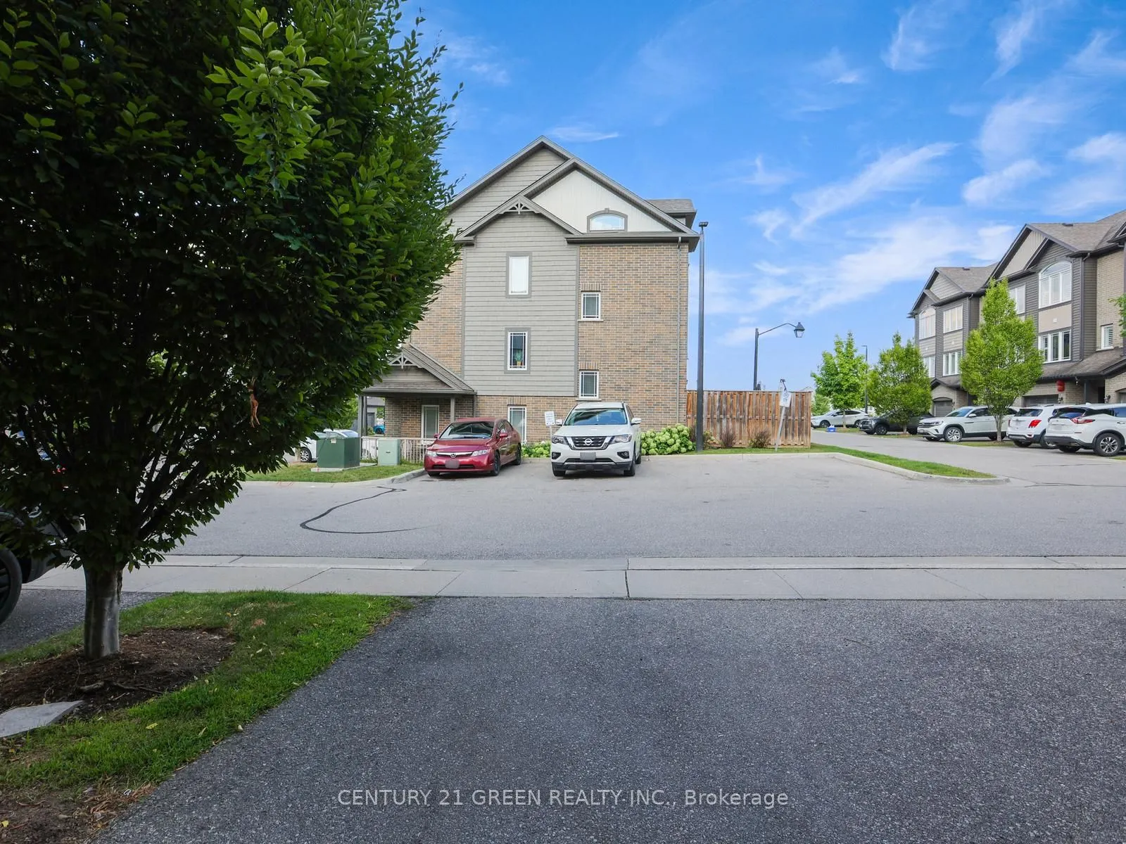 12 Poplar Drive, #11