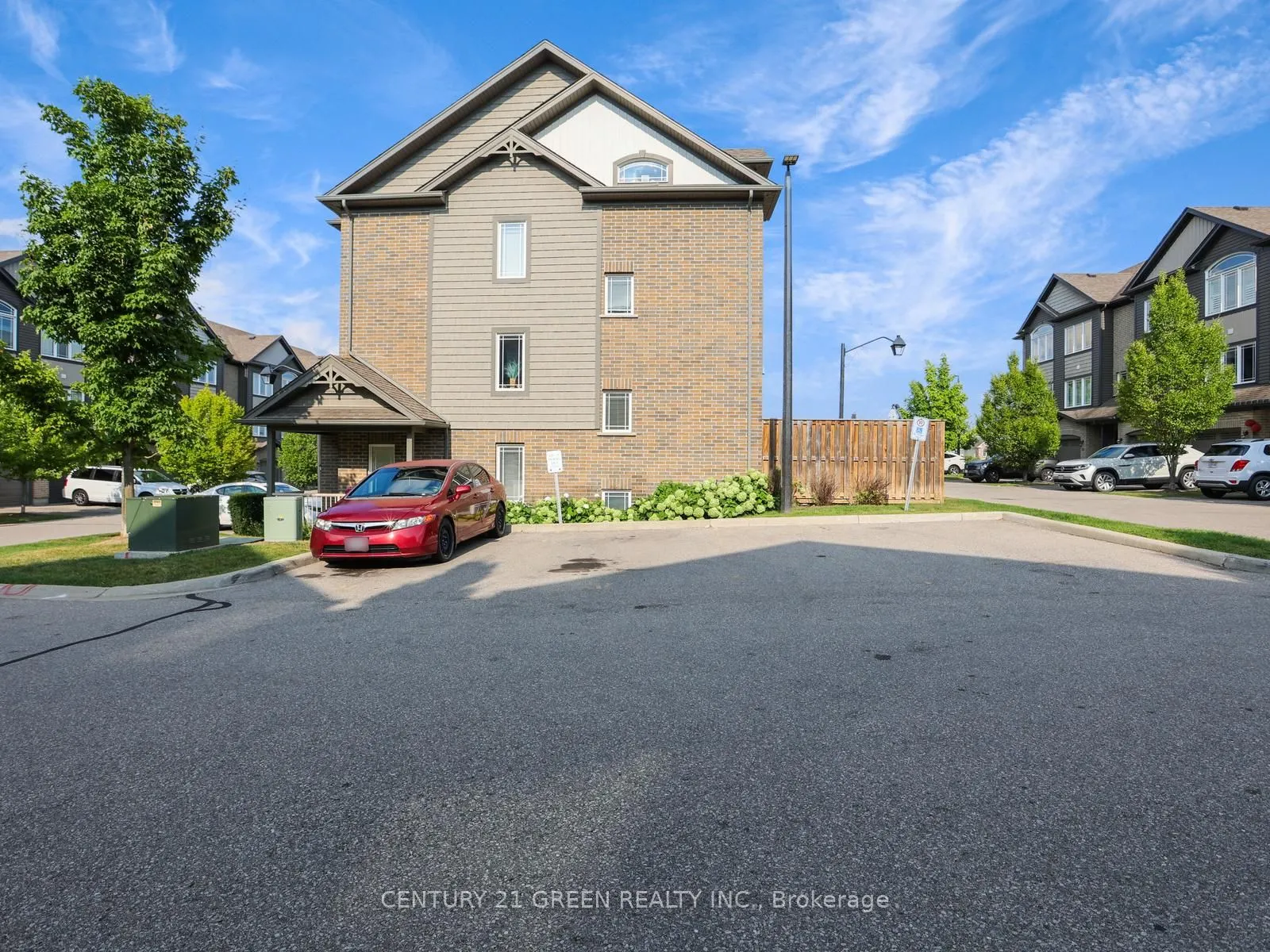 12 Poplar Drive, #11