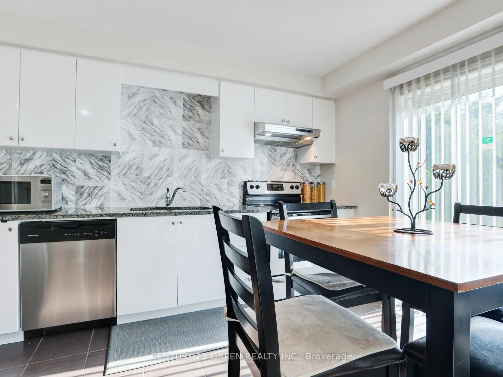 12 Poplar Drive, #11