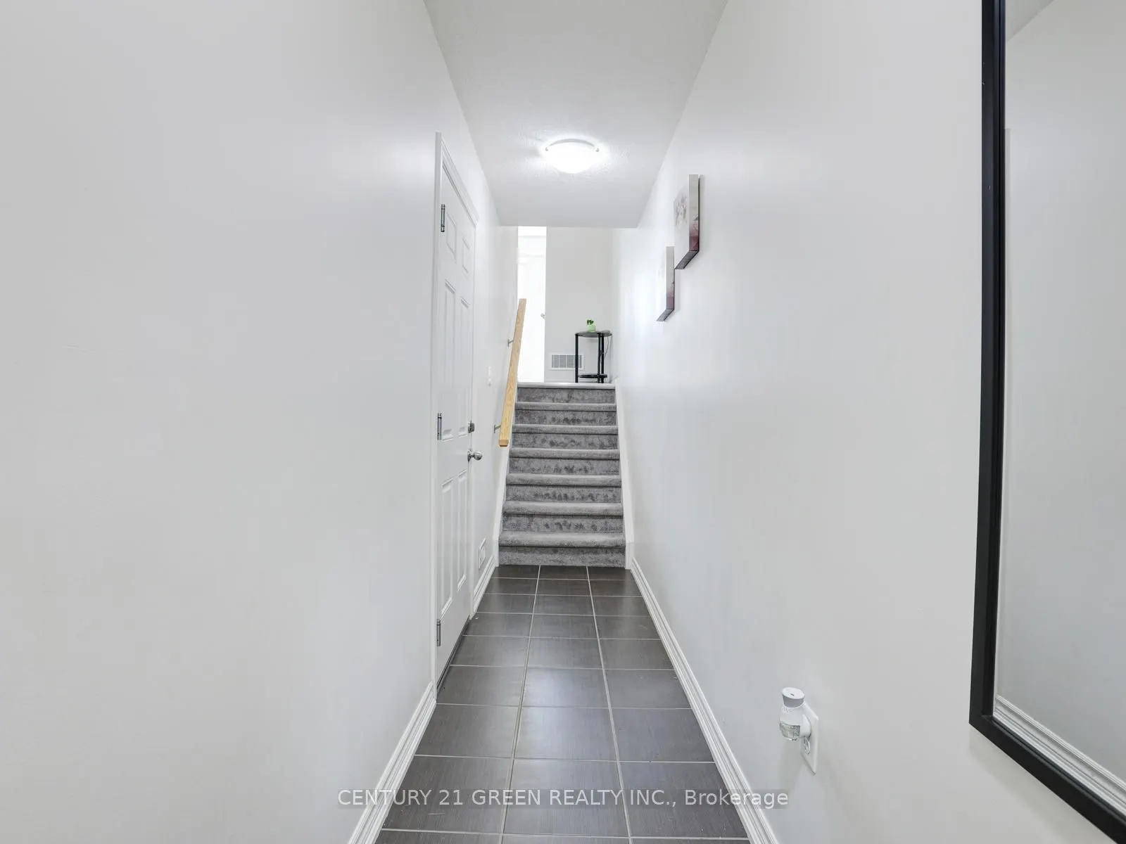 12 Poplar Drive, #11