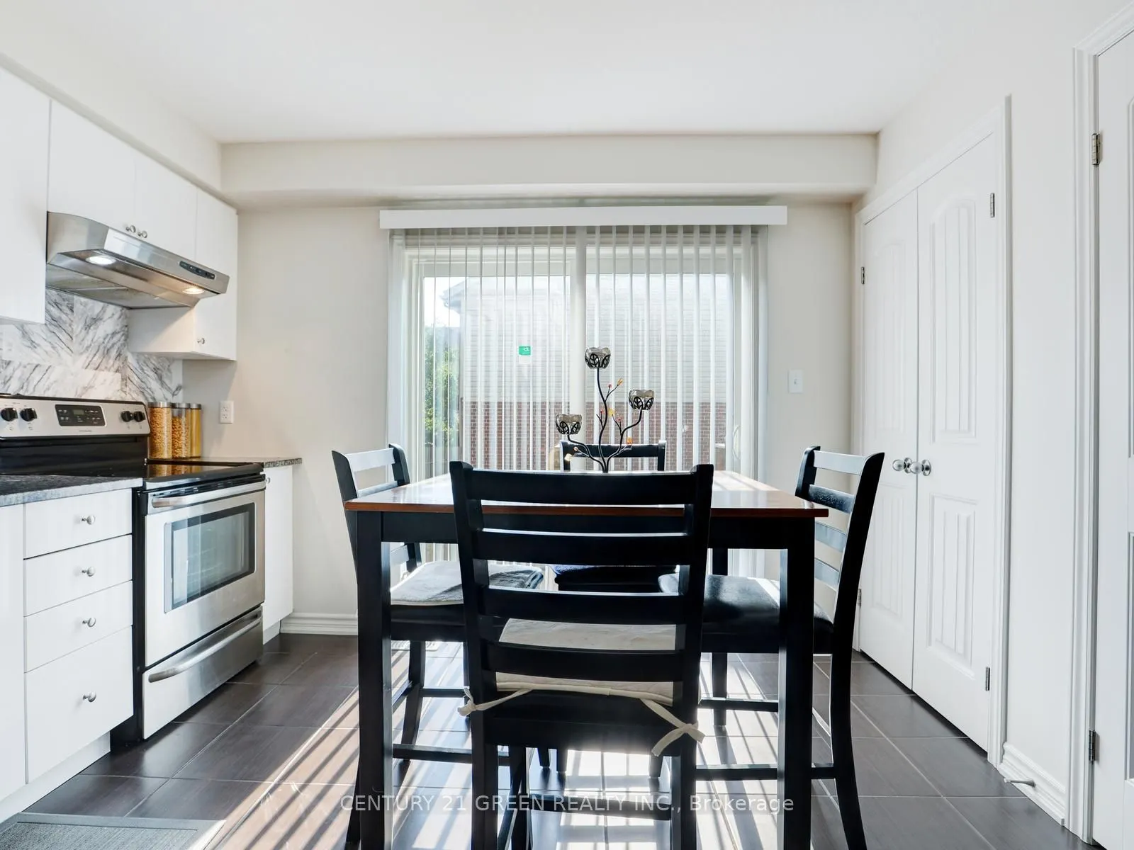 12 Poplar Drive, #11