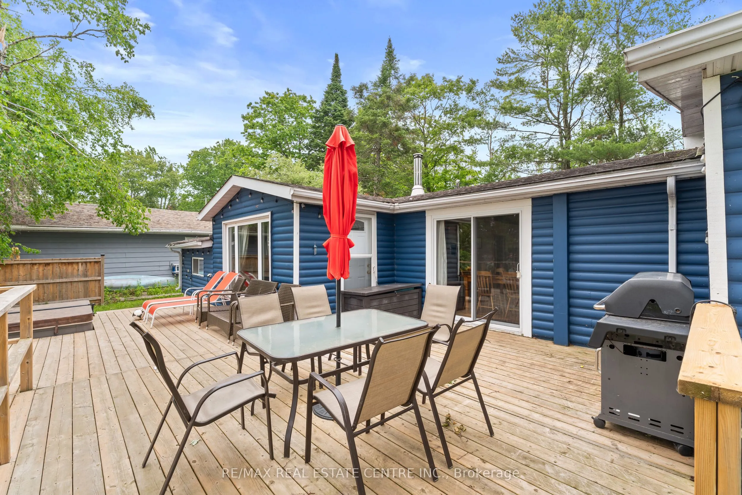 3012 Greenwood Lane