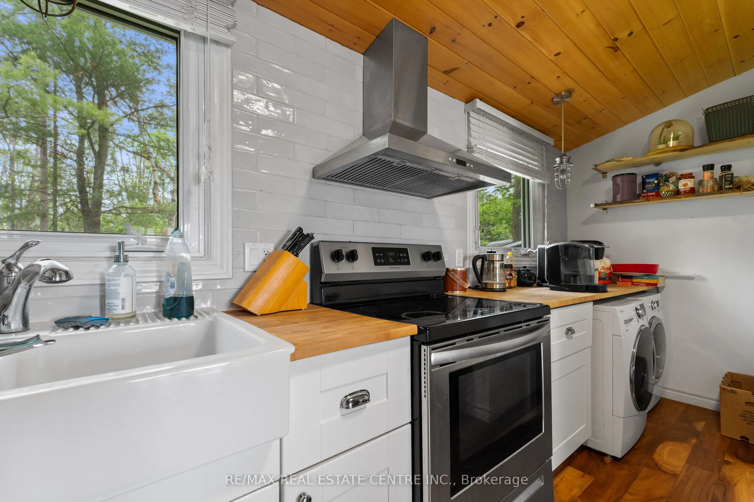 3012 Greenwood Lane
