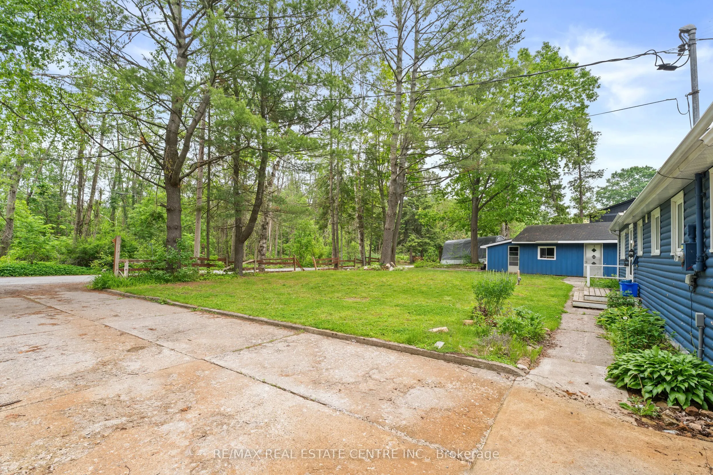 3012 Greenwood Lane
