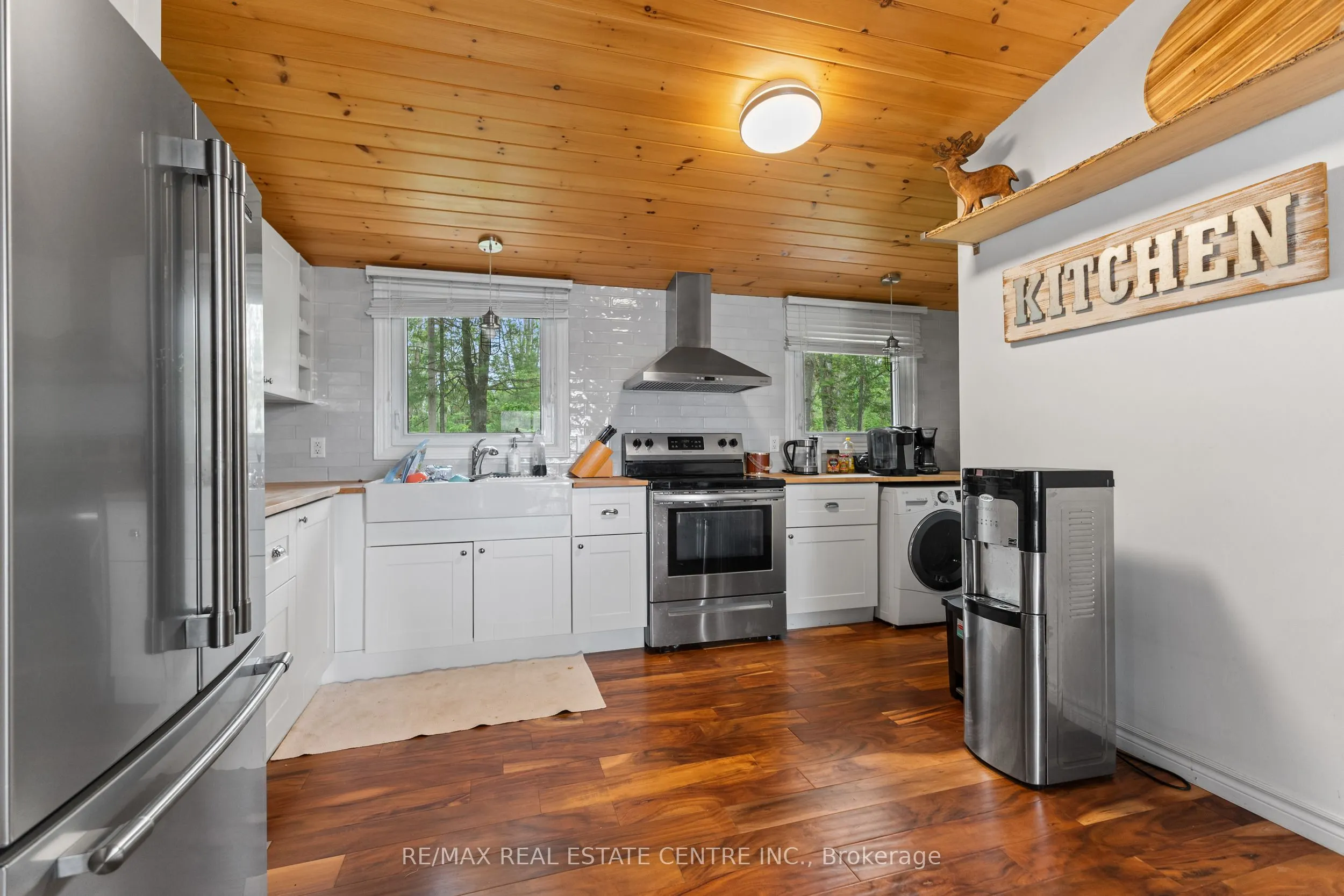 3012 Greenwood Lane