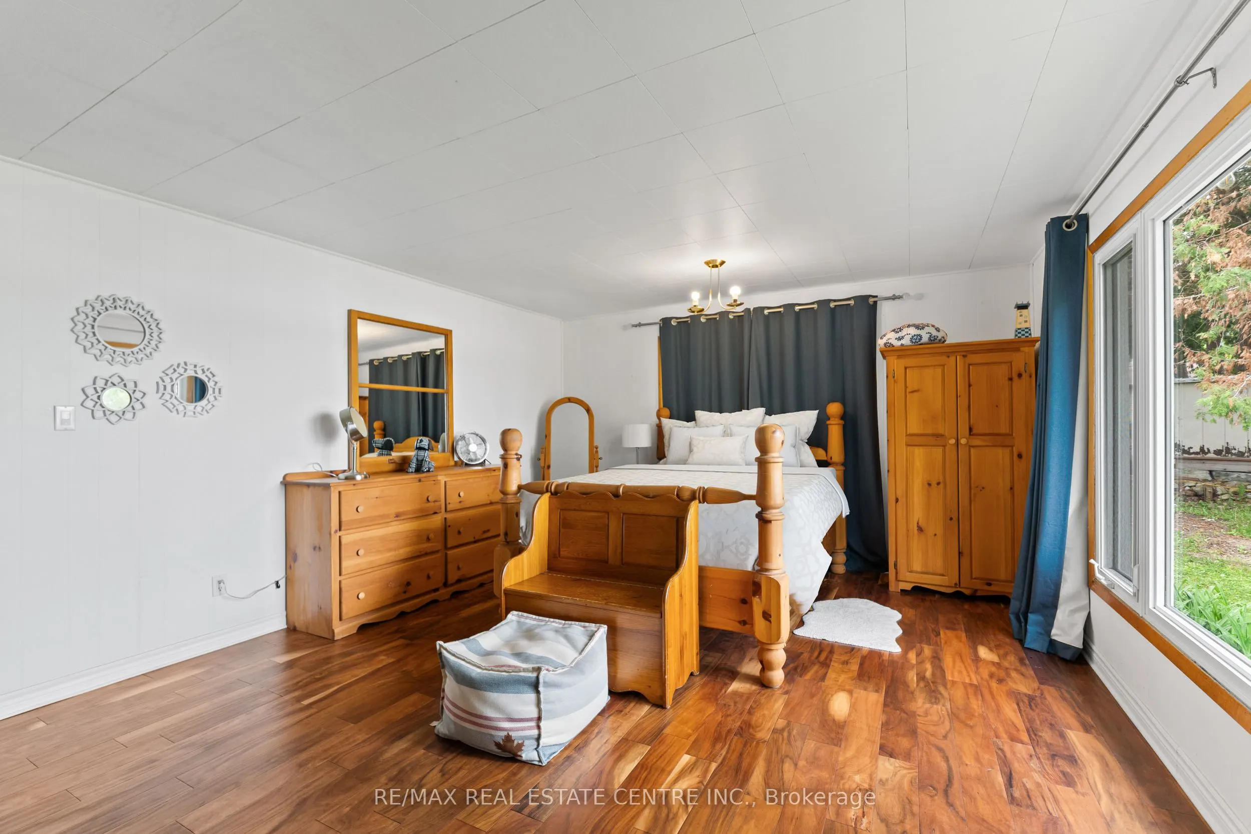 3012 Greenwood Lane