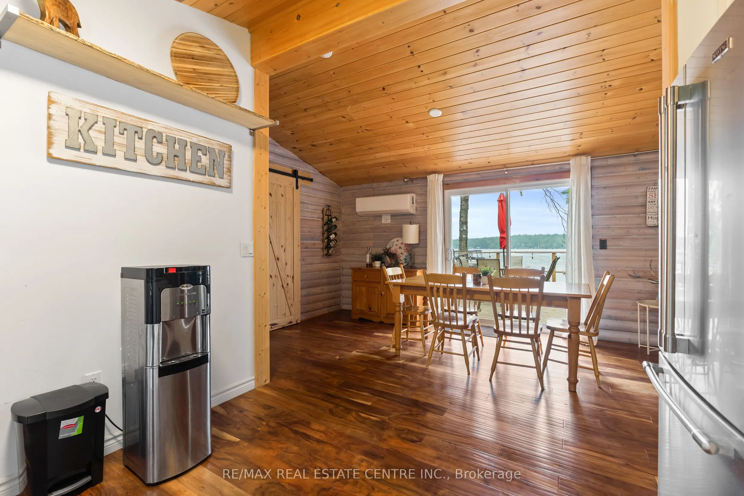 3012 Greenwood Lane
