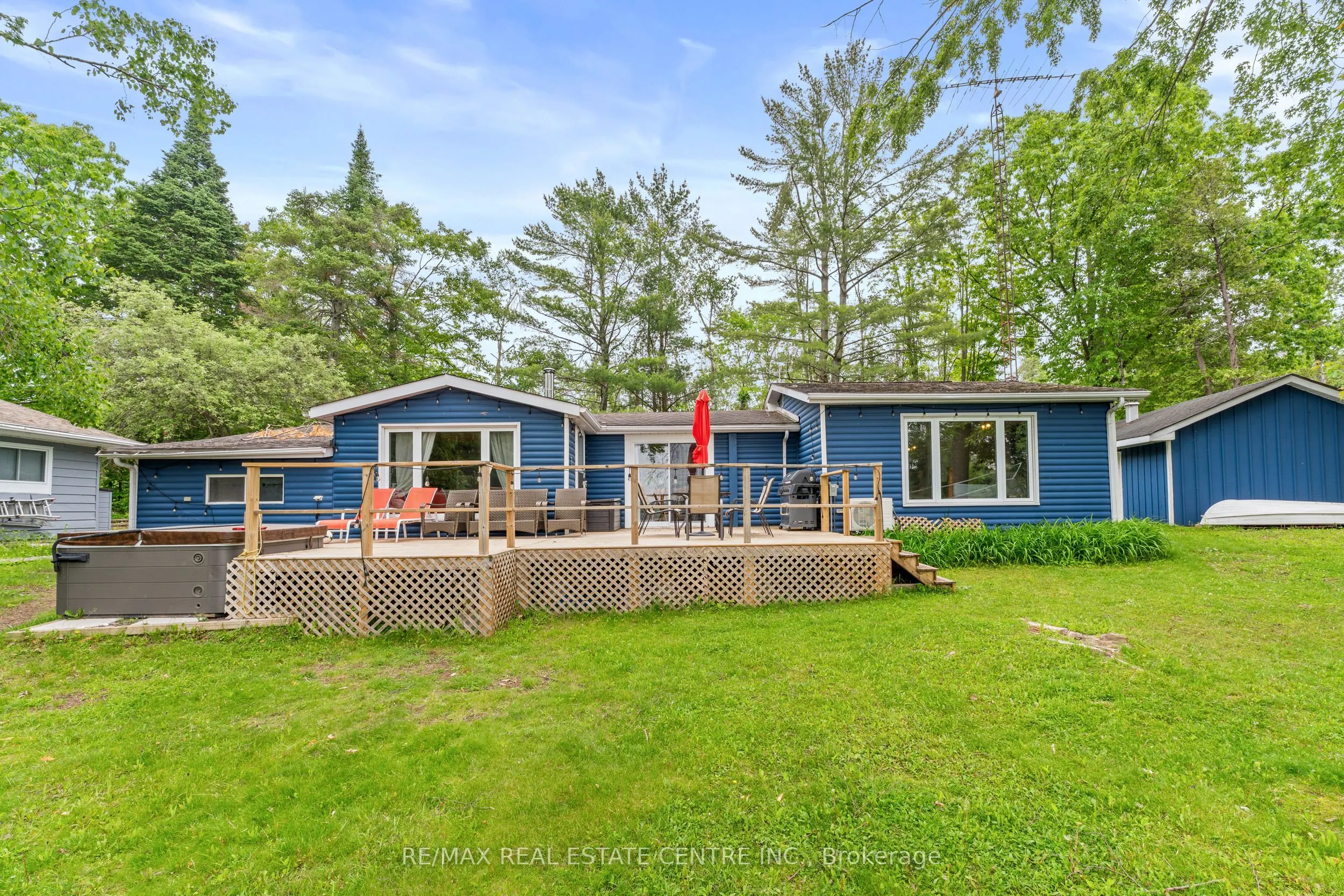 3012 Greenwood Lane