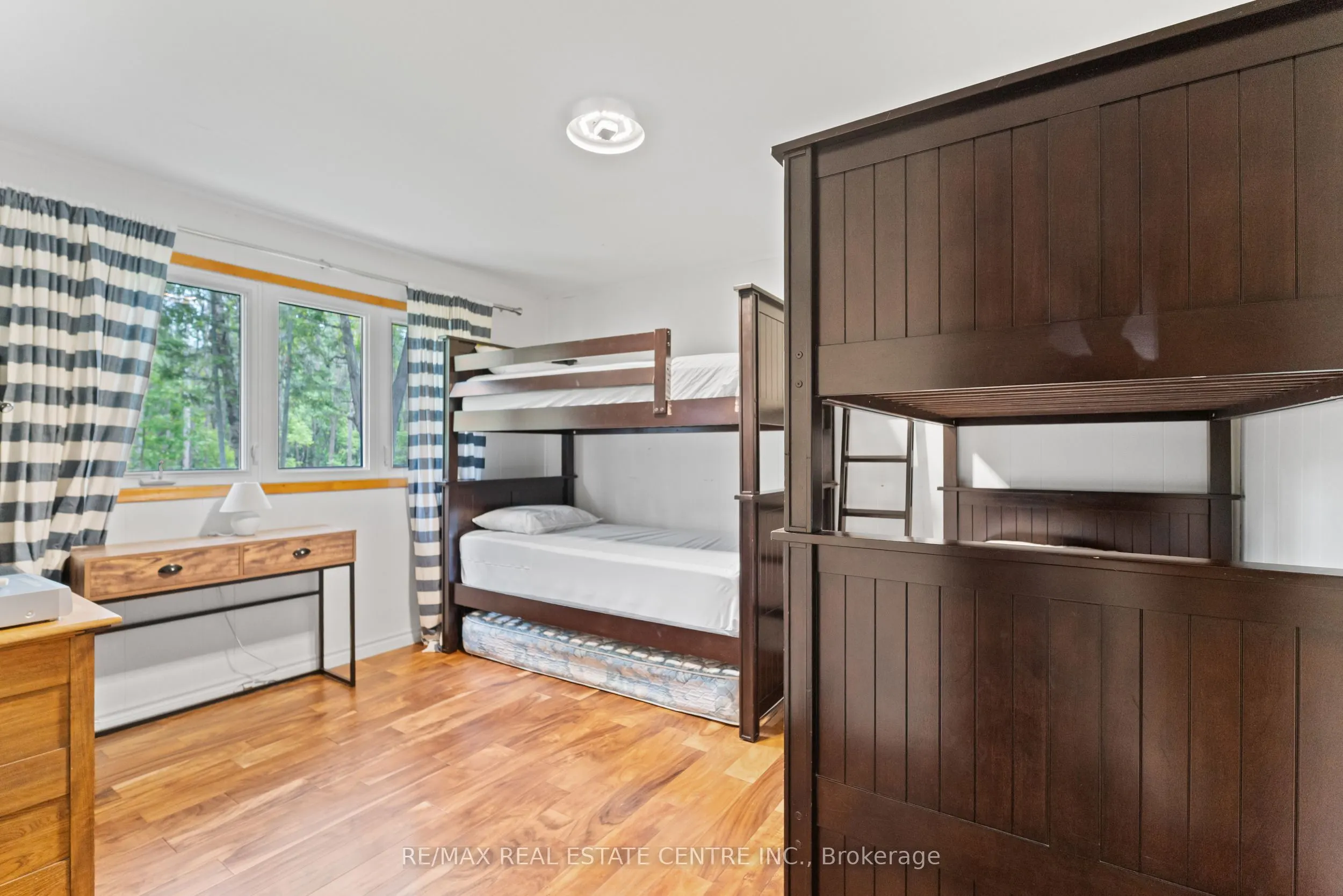 3012 Greenwood Lane