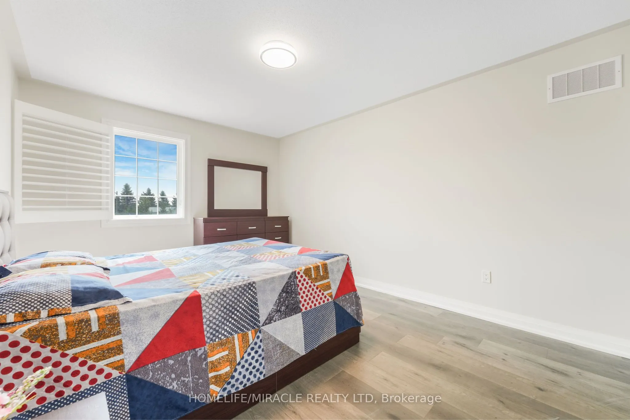 92 Todd Crescent