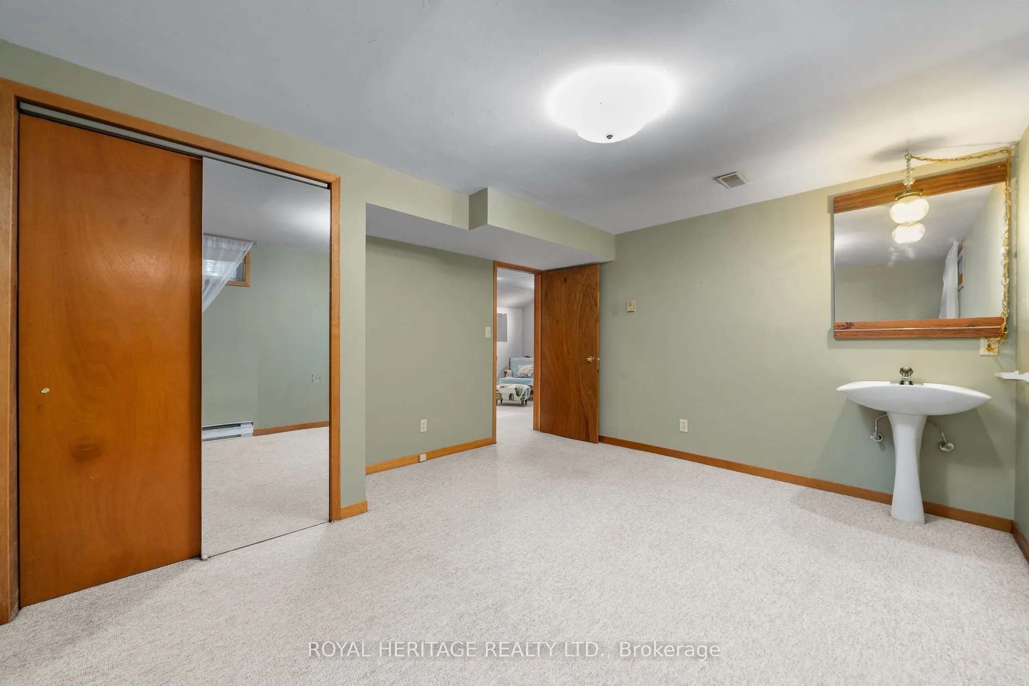 15 Iroquois Avenue