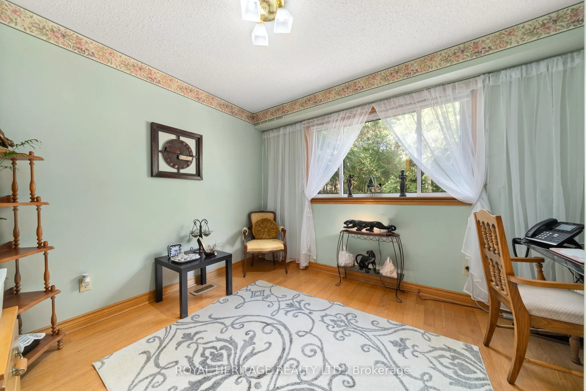 15 Iroquois Avenue
