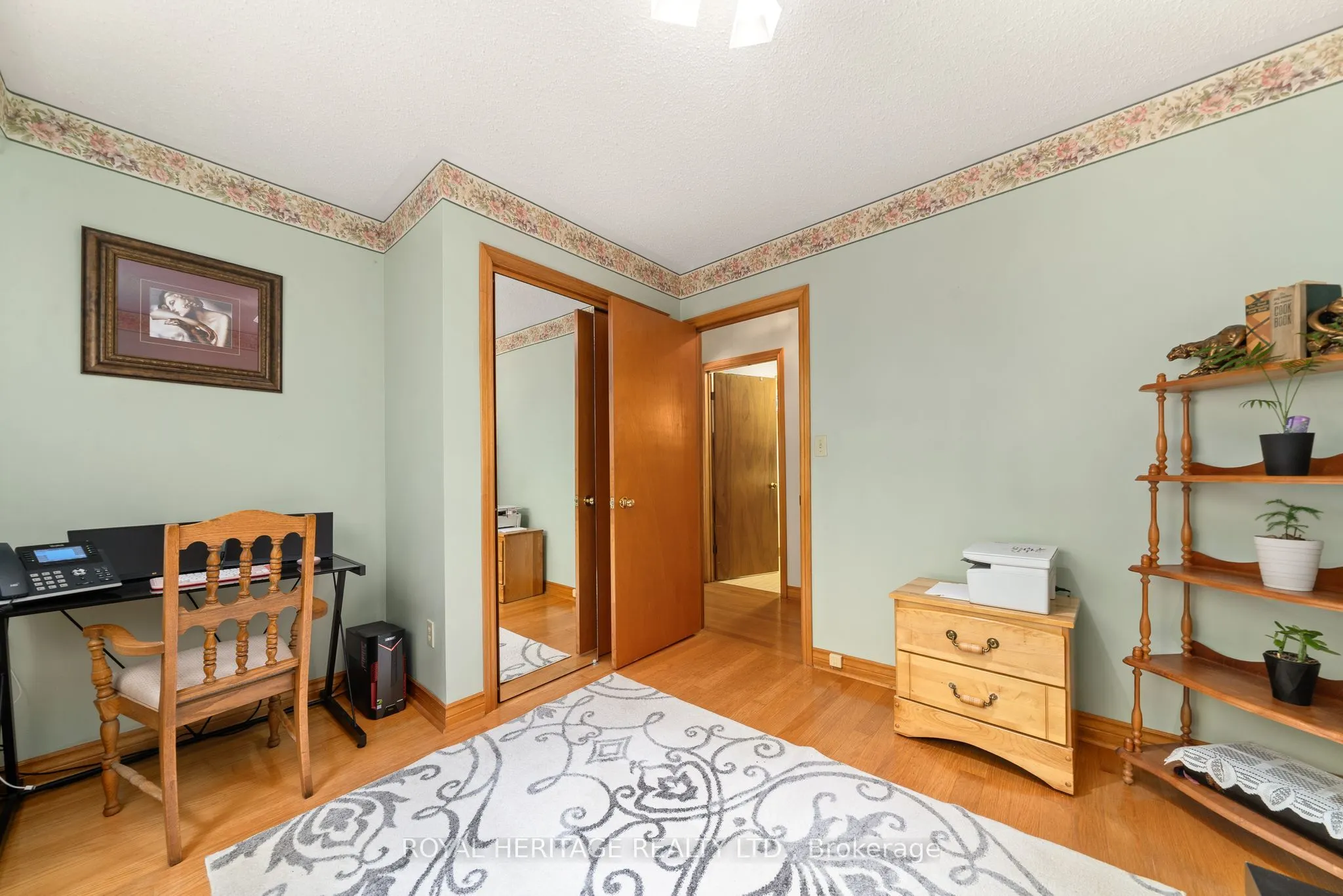 15 Iroquois Avenue