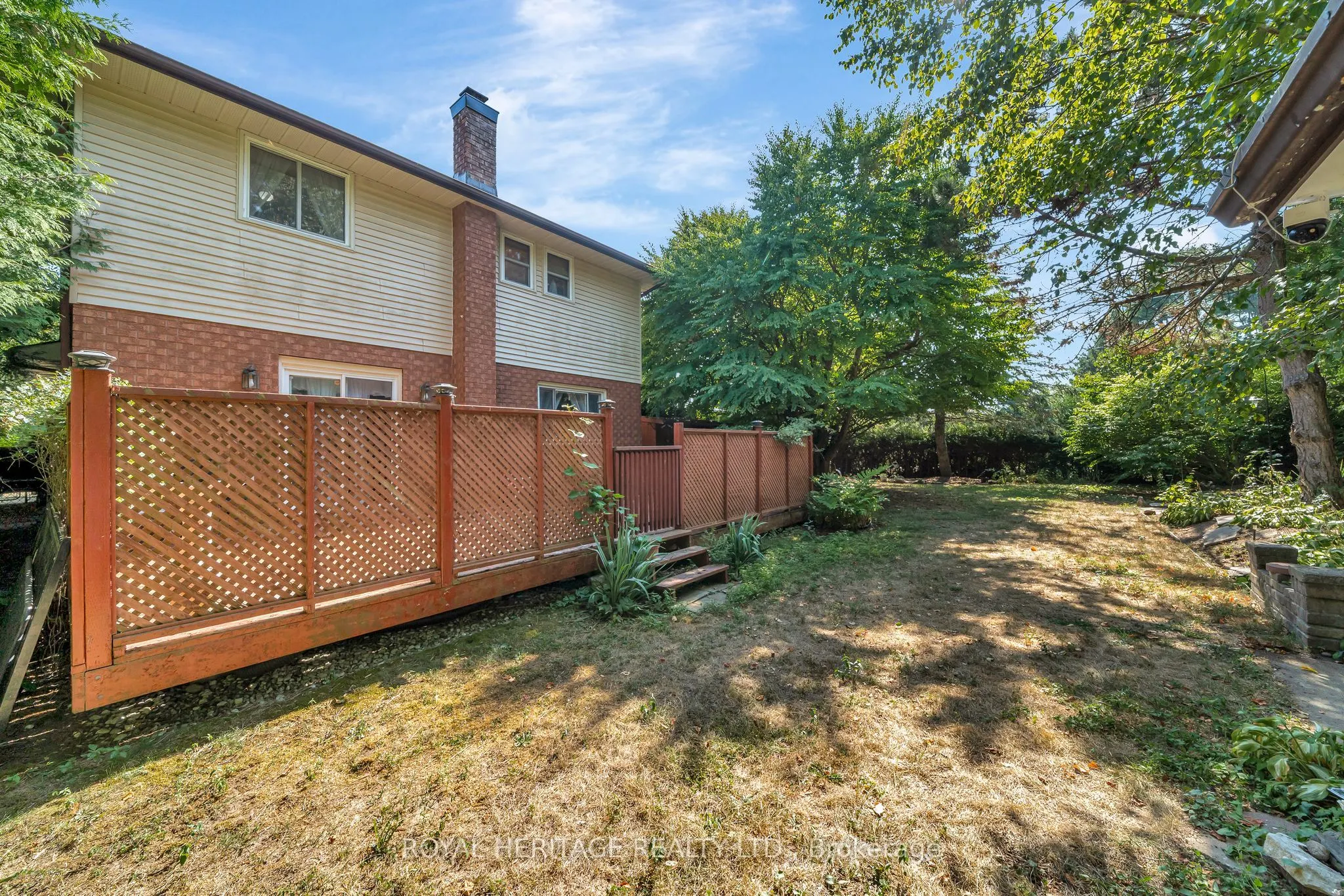 15 Iroquois Avenue