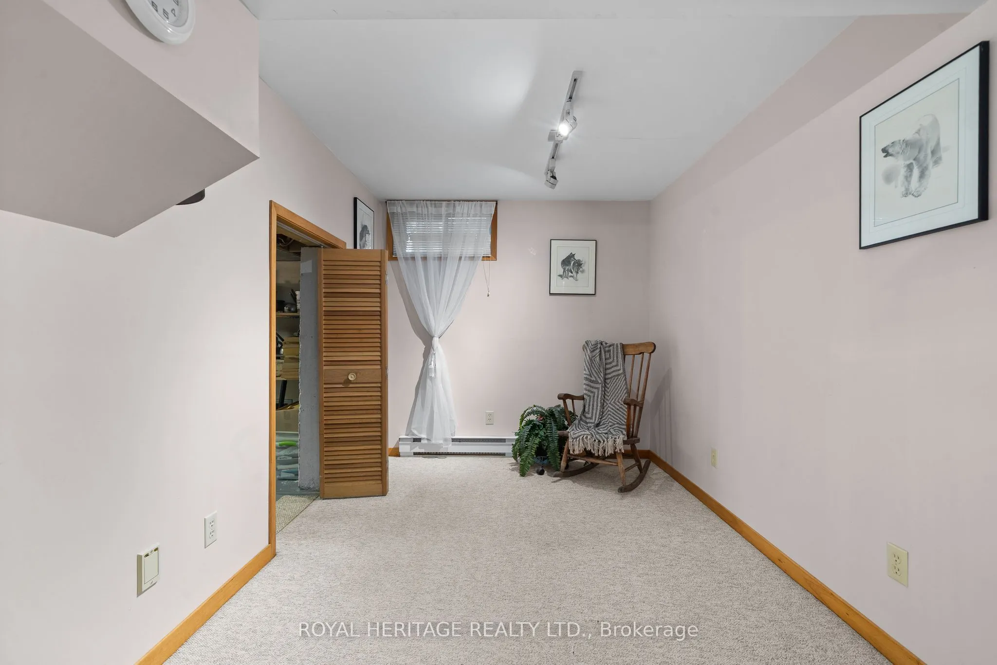 15 Iroquois Avenue