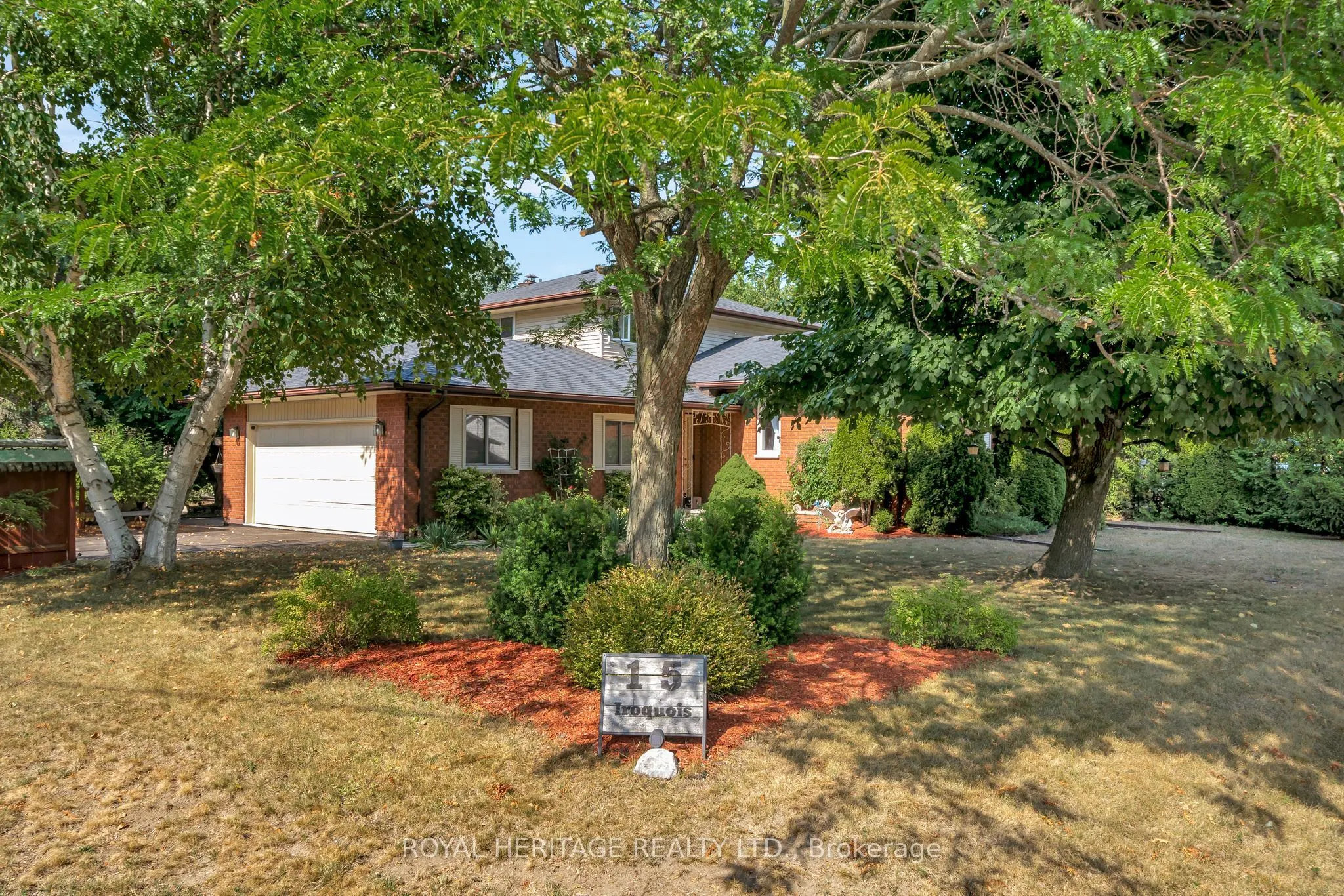 15 Iroquois Avenue