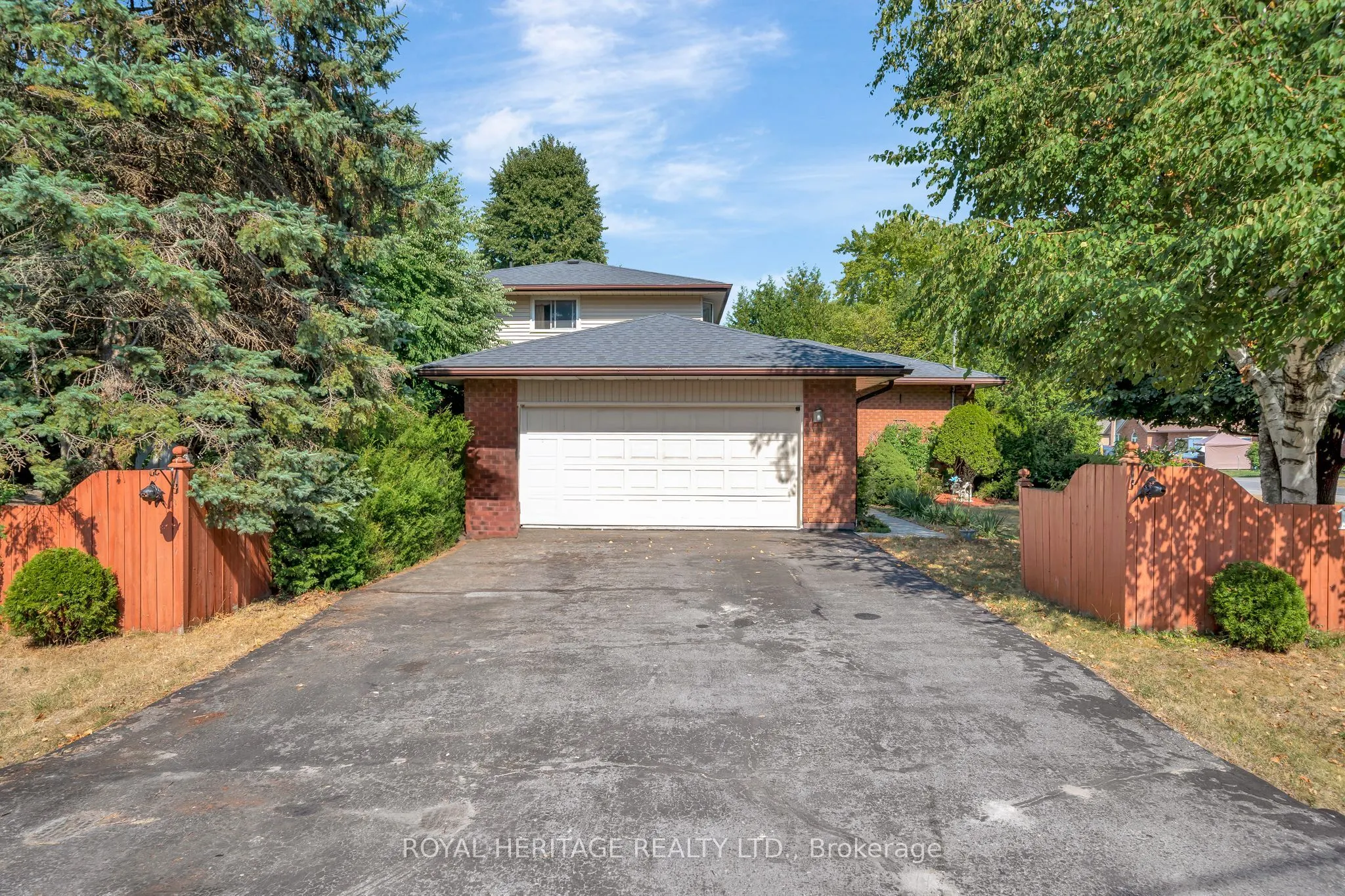 15 Iroquois Avenue